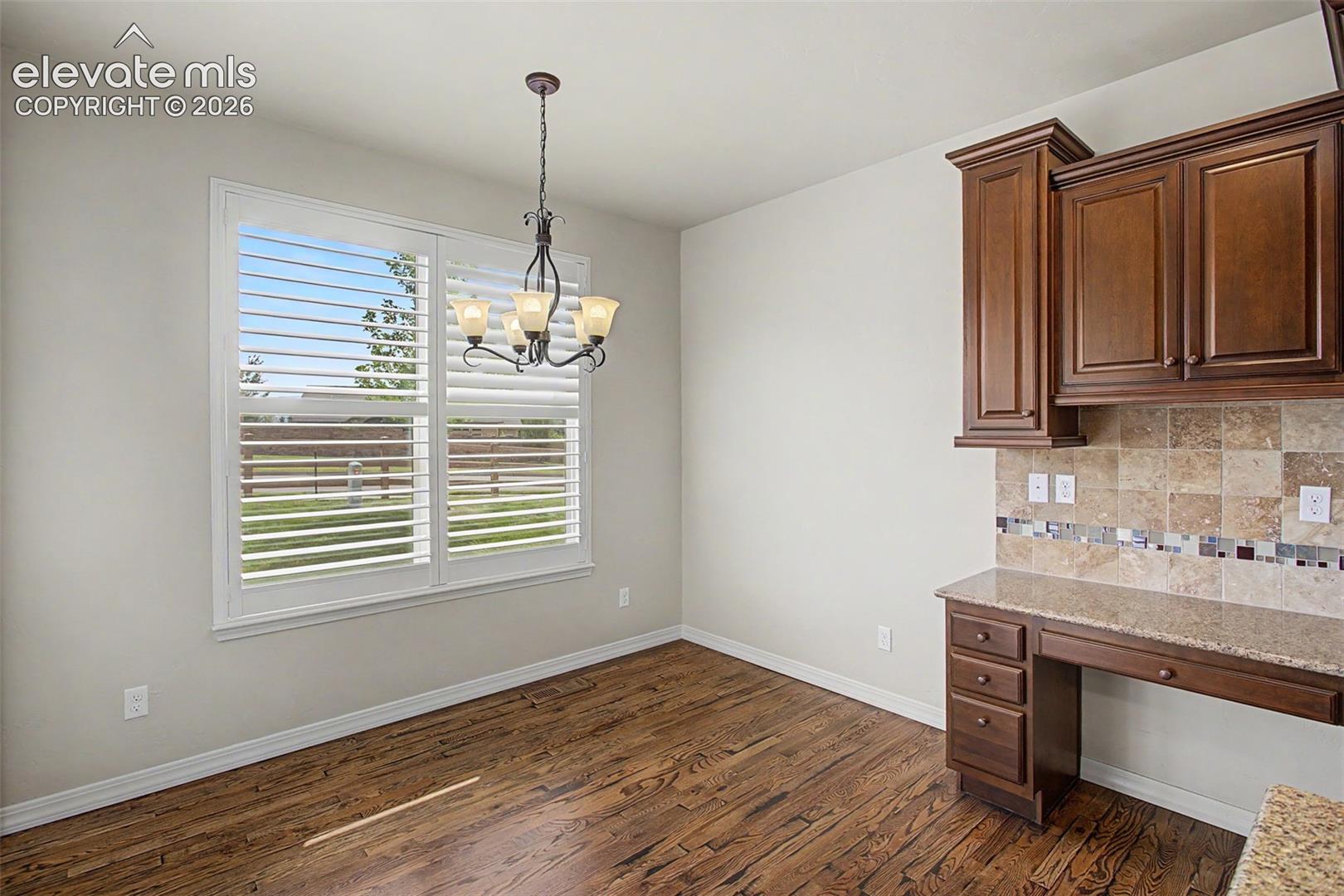 Listing photo 10 for 1906 Villa Creek Circle