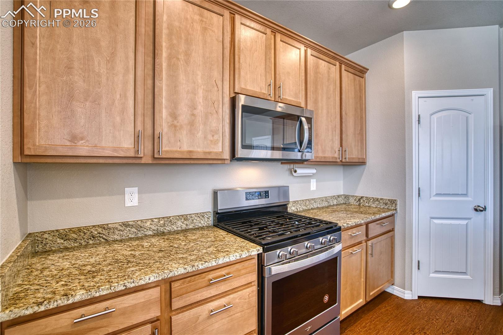 Listing photo 13 for 10104 Bluffstone Court