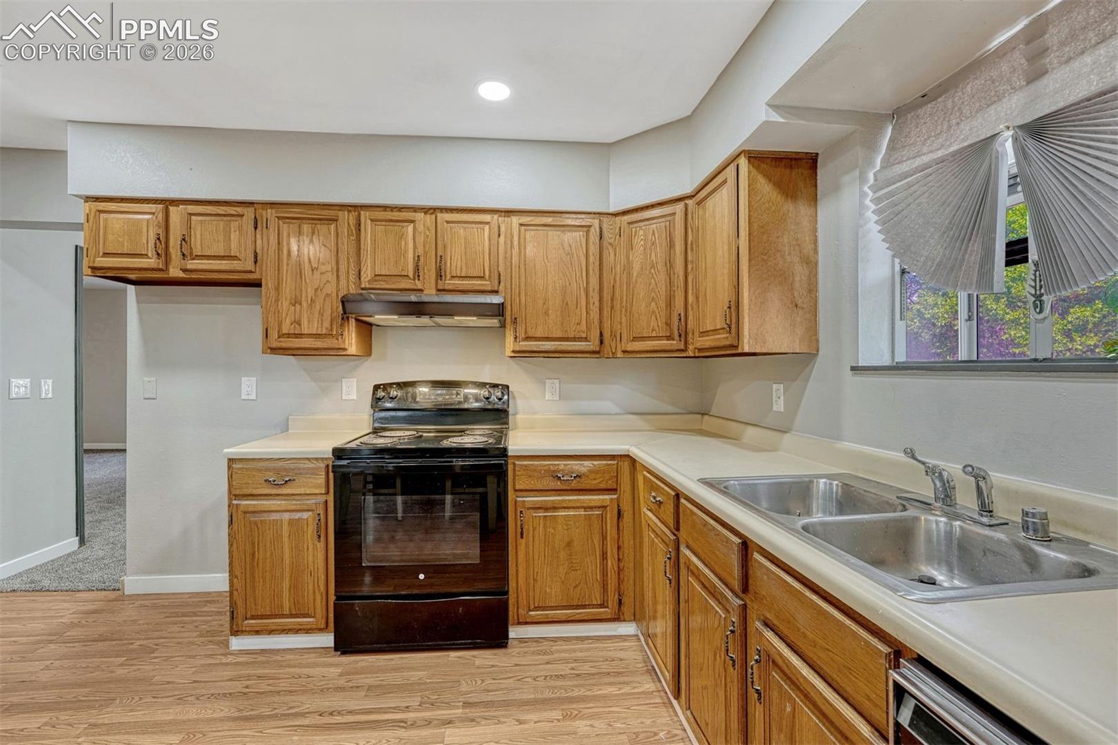 929 Arcadia Street, photo 2