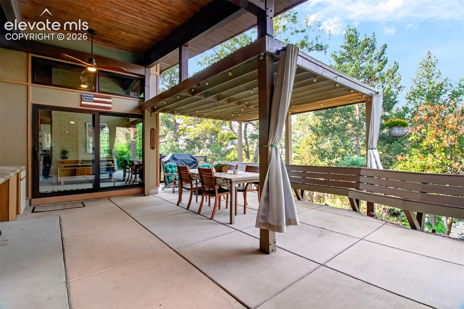 Listing photo 20 for 1224 E High Point Lane