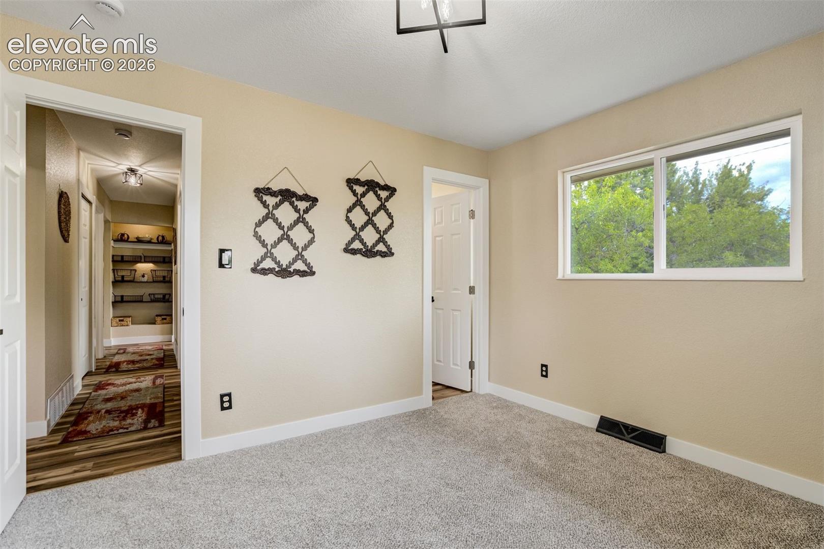 Listing photo 21 for 1730 Auburn Drive