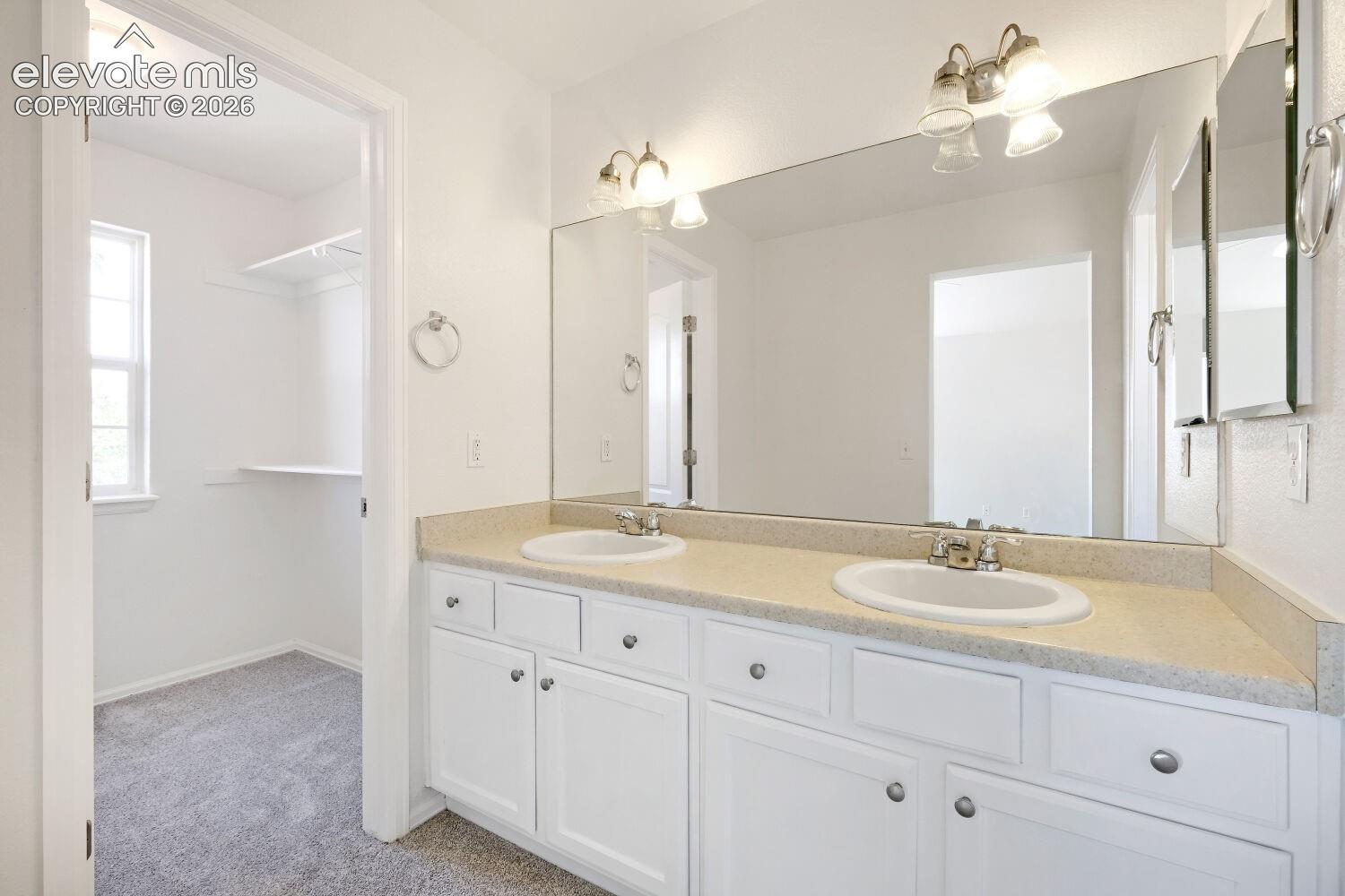 Listing photo 20 for 10025 everglades Drive