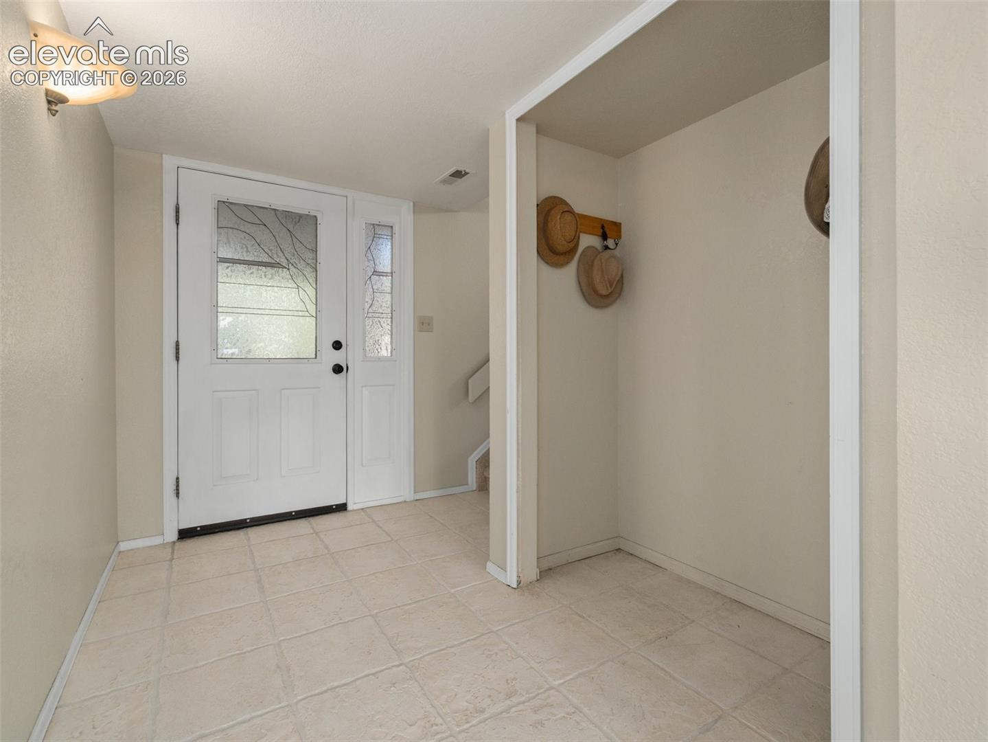 Listing photo 3 for 2525 Ramsgate Terrace