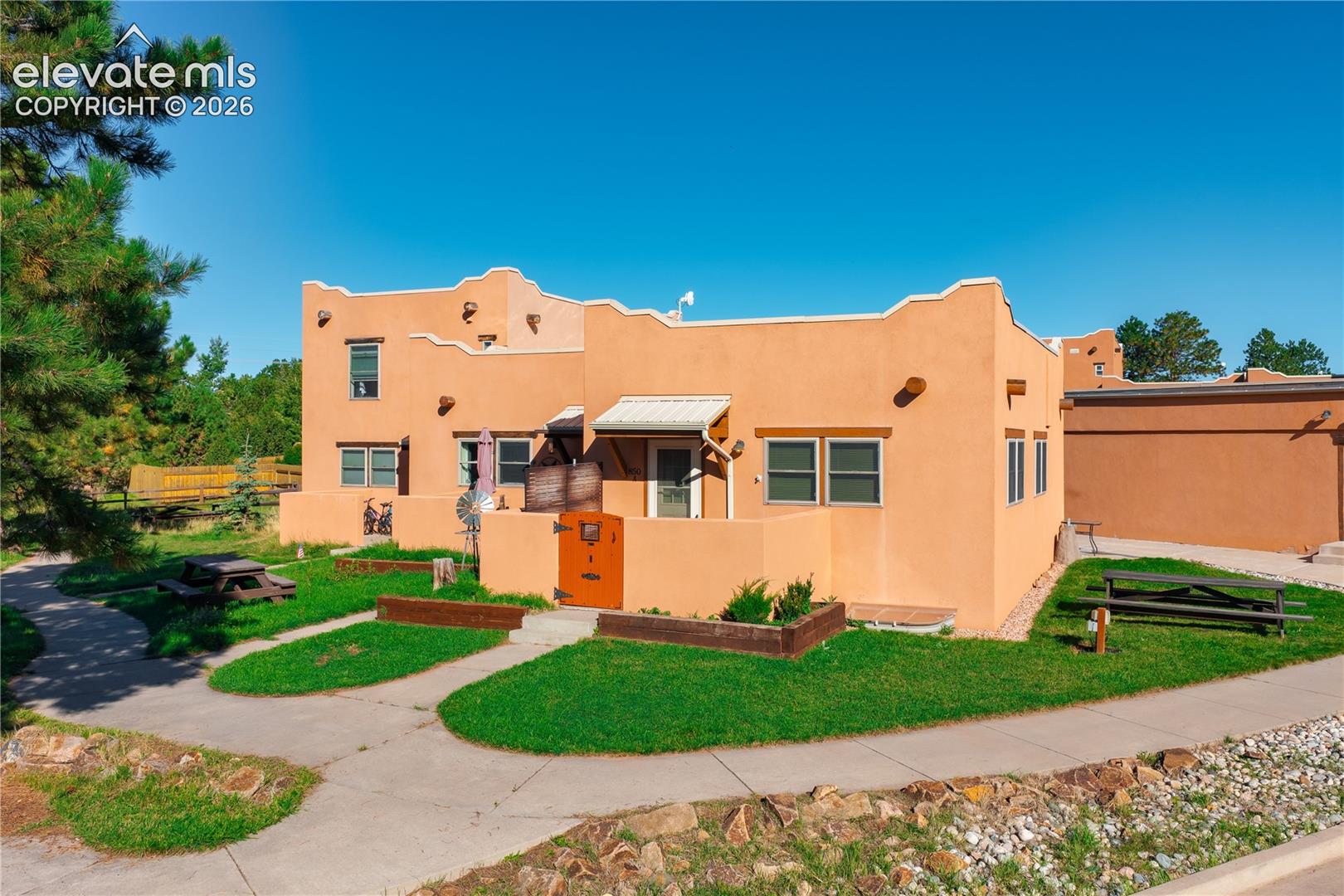 Listing photo 4 for 850 Forest Edge Road A