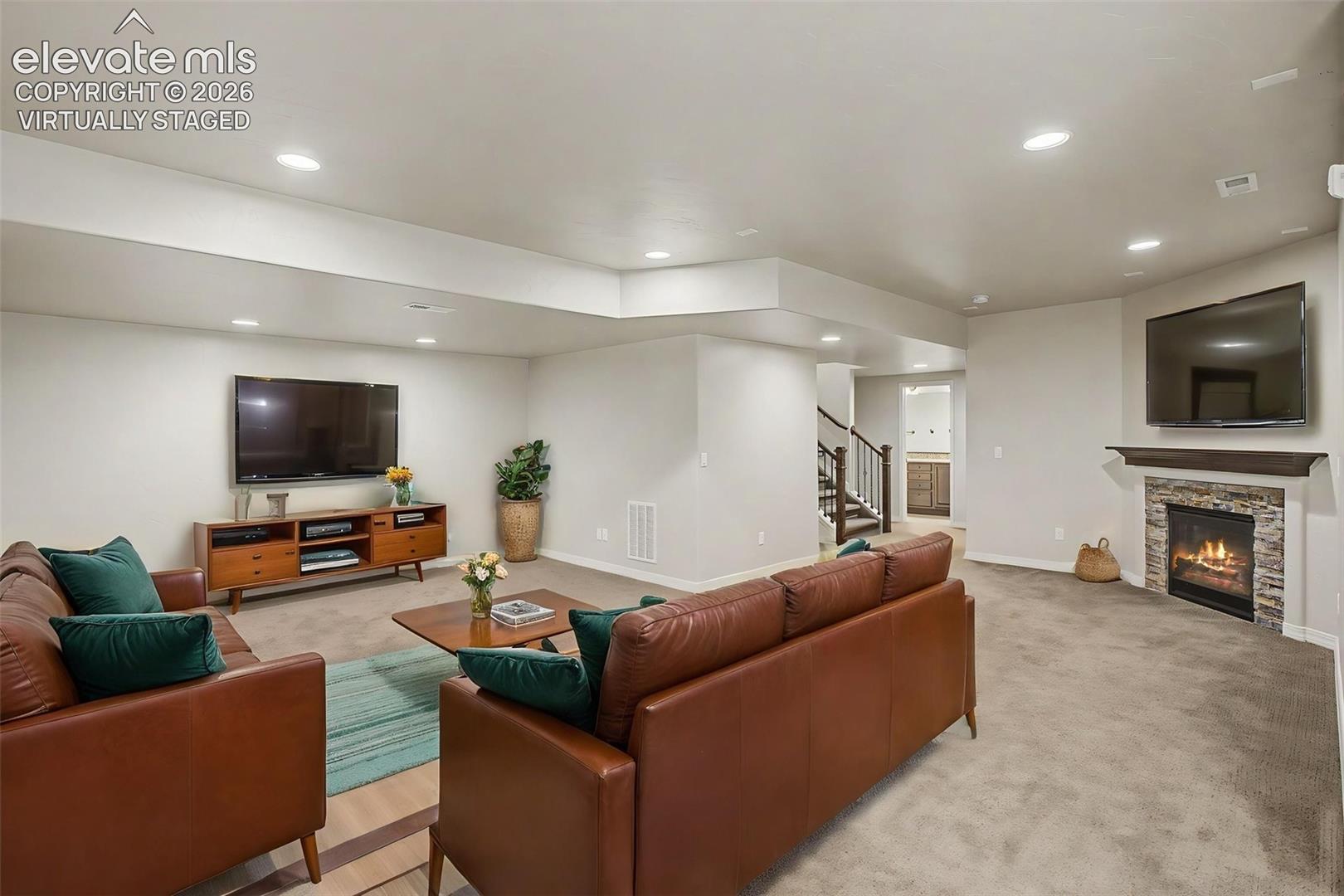Listing photo 30 for 1906 Villa Creek Circle