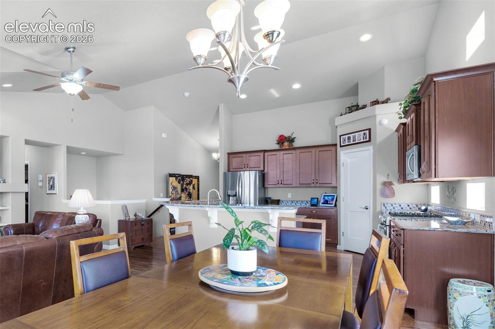 Listing photo 12 for 9828 Surrey Run Drive