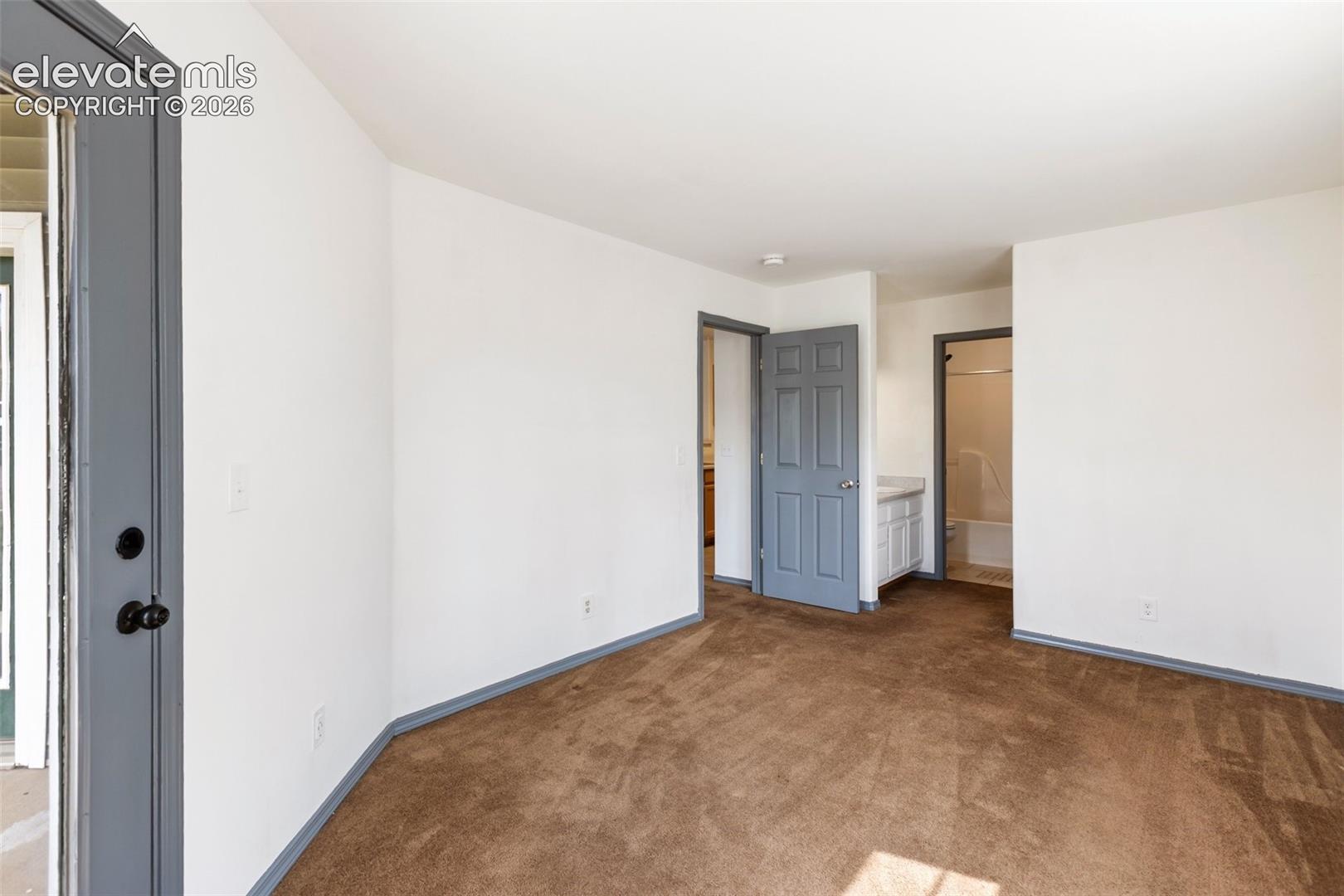 Listing photo 9 for 120 WHALEN Avenue 25 BLDG 1
