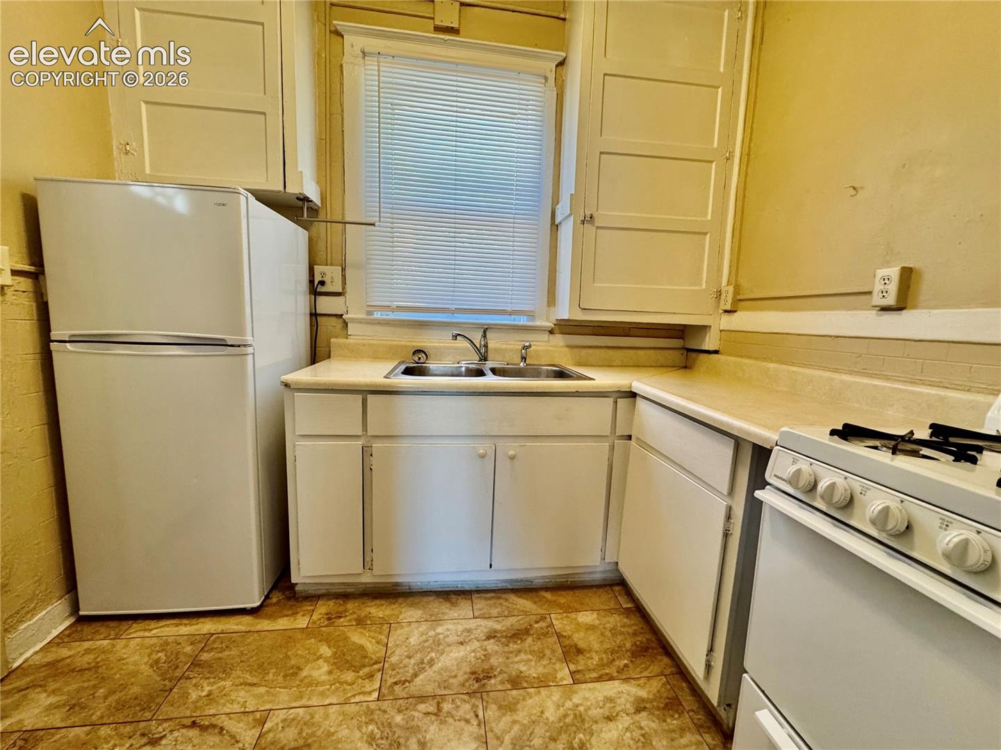Listing photo 19 for 204 W 15th Street