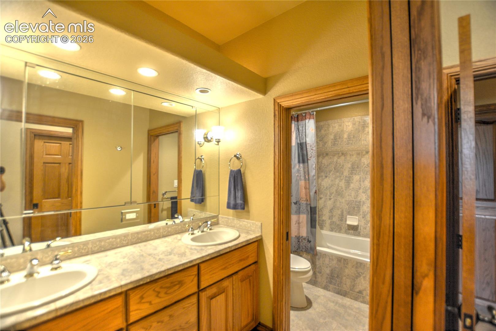 Listing photo 38 for 19315 Bardsley Place