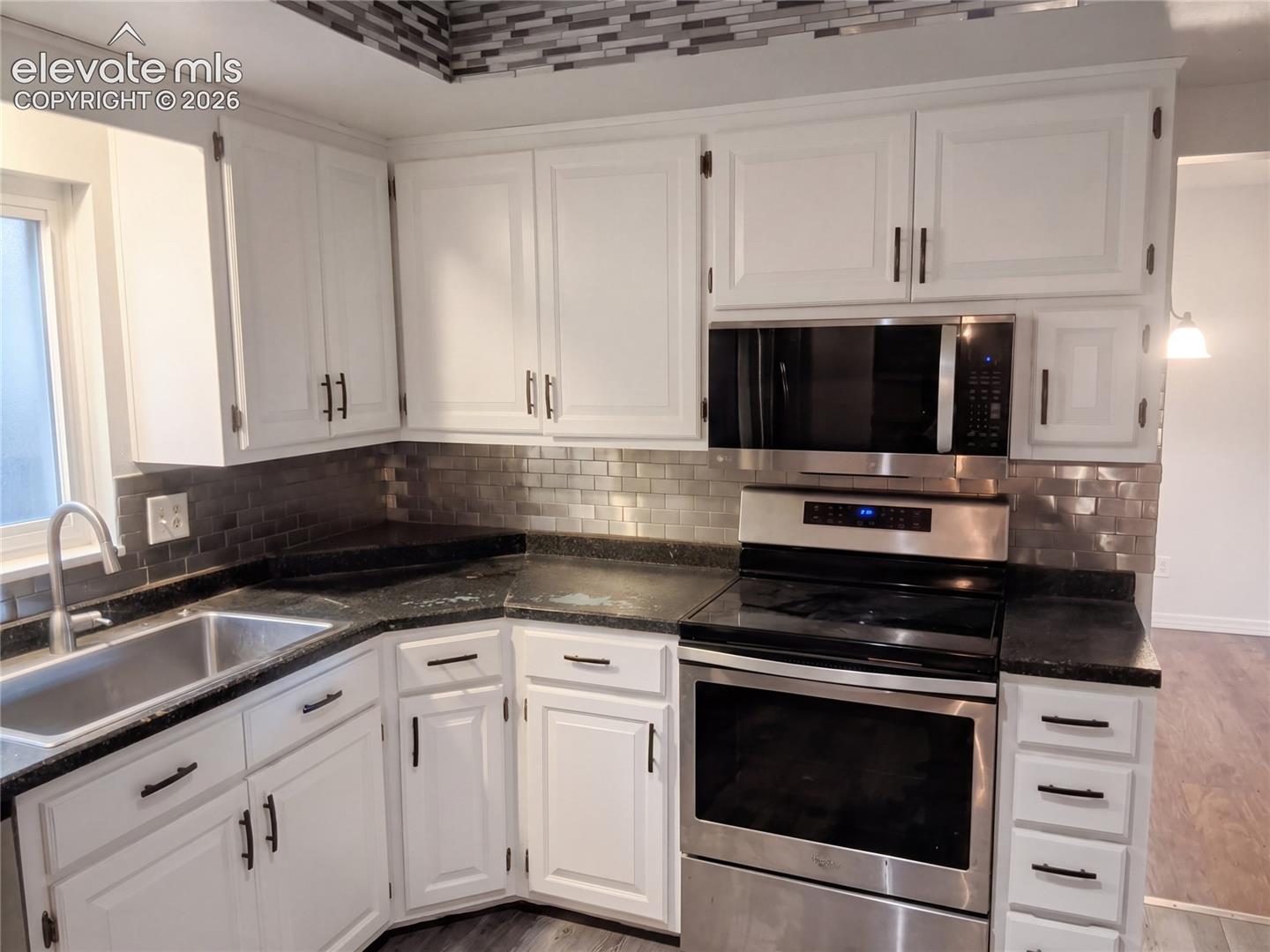 Listing photo 9 for 4015 Valli Vista Road