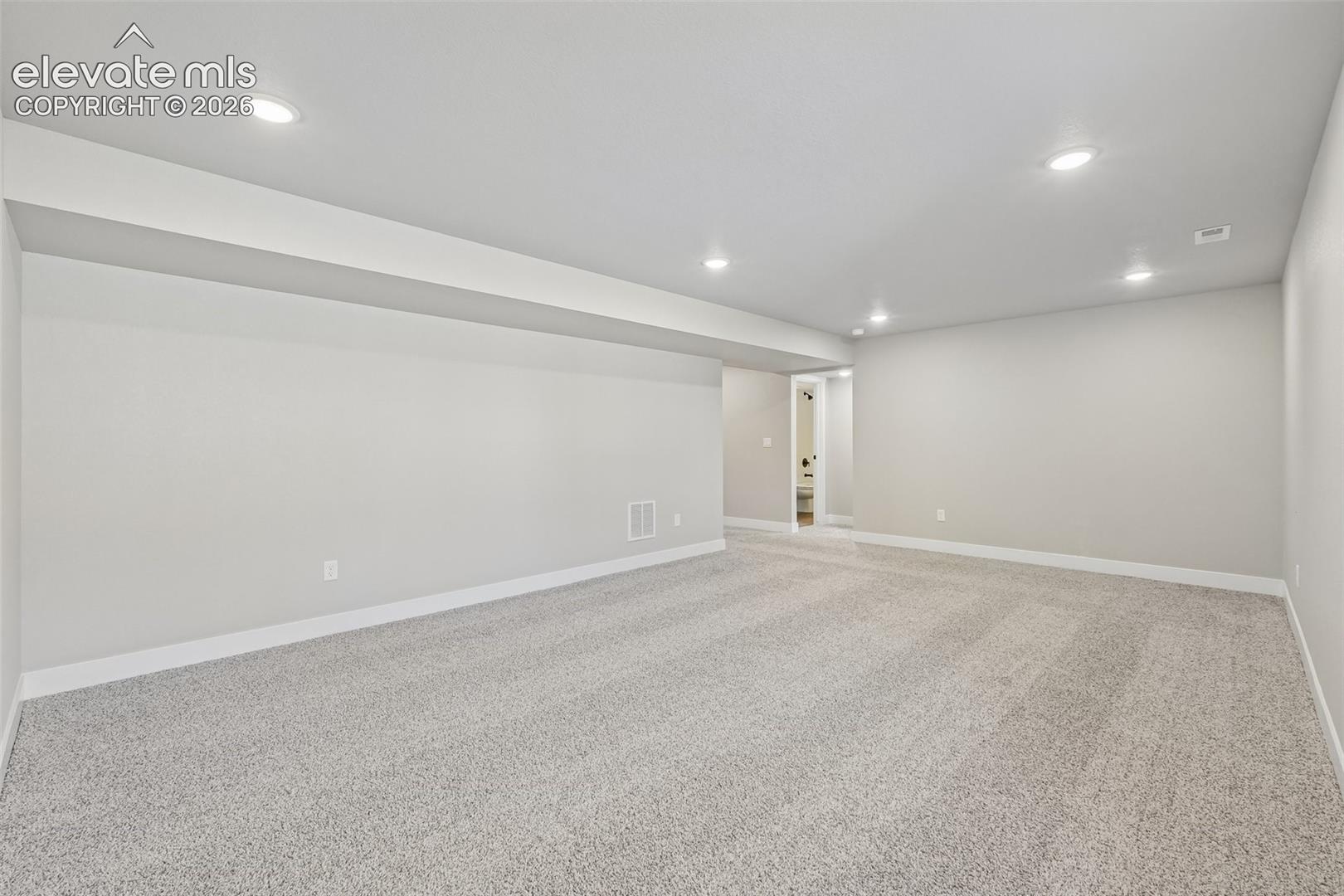 Listing photo 36 for 9696 Blaurock Drive