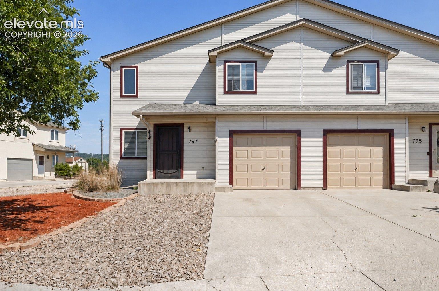 Listing photo 2 for 797 Century Lane