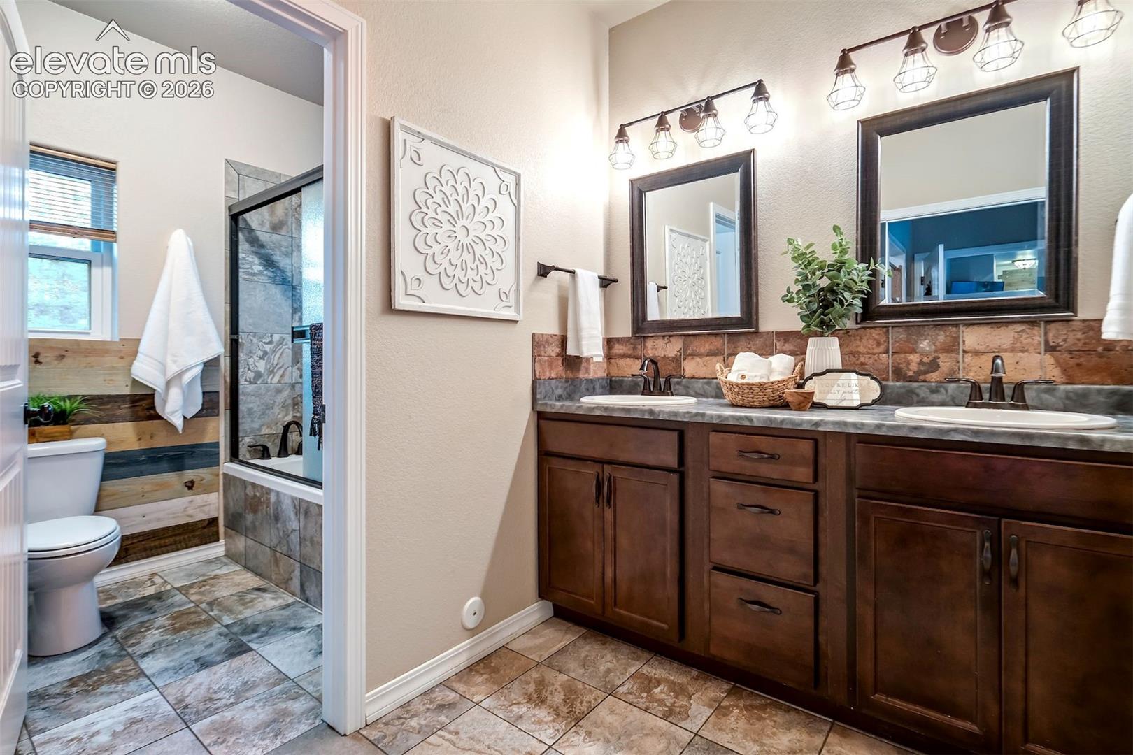 Listing photo 21 for 119 Remwood Circle
