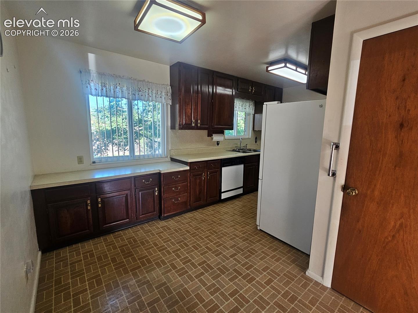 Listing photo 7 for 25 Minden Circle