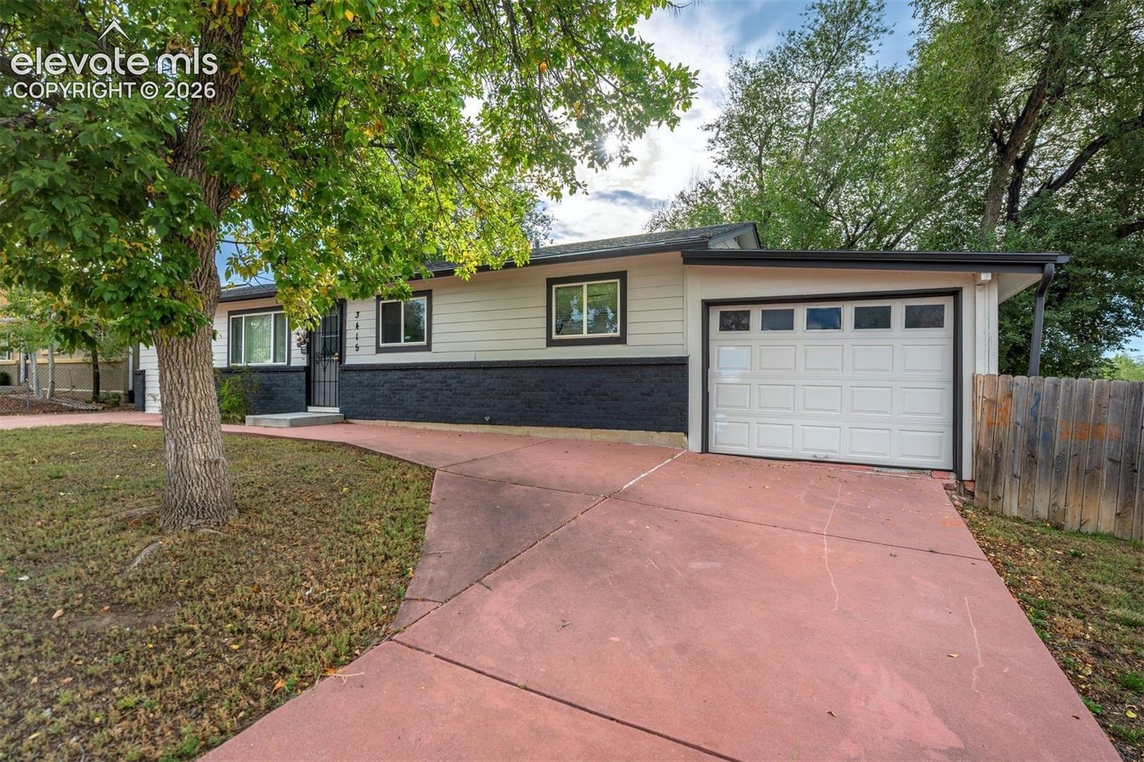 Listing photo 38 for 3415 Bridgewood Lane