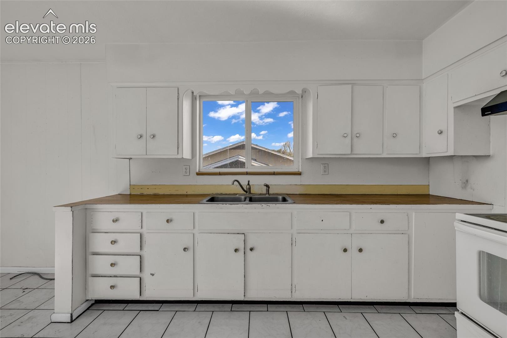 Listing photo 11 for 444 Eudora Street