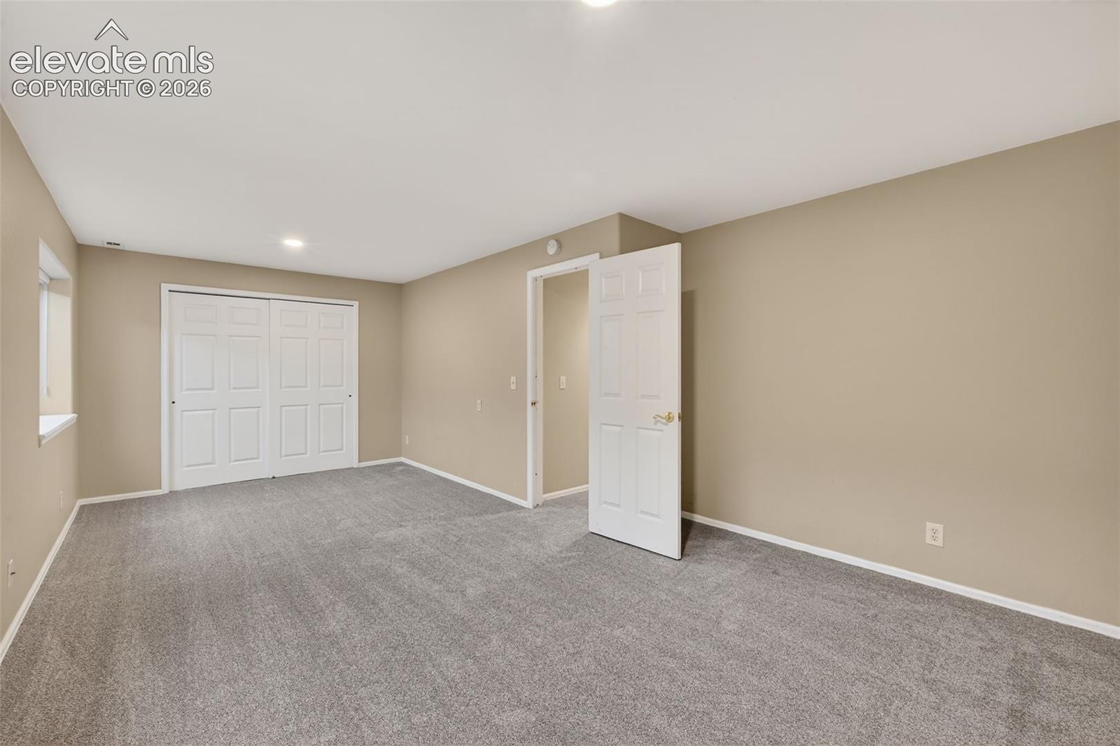 Listing photo 26 for 12 Luxury Lane