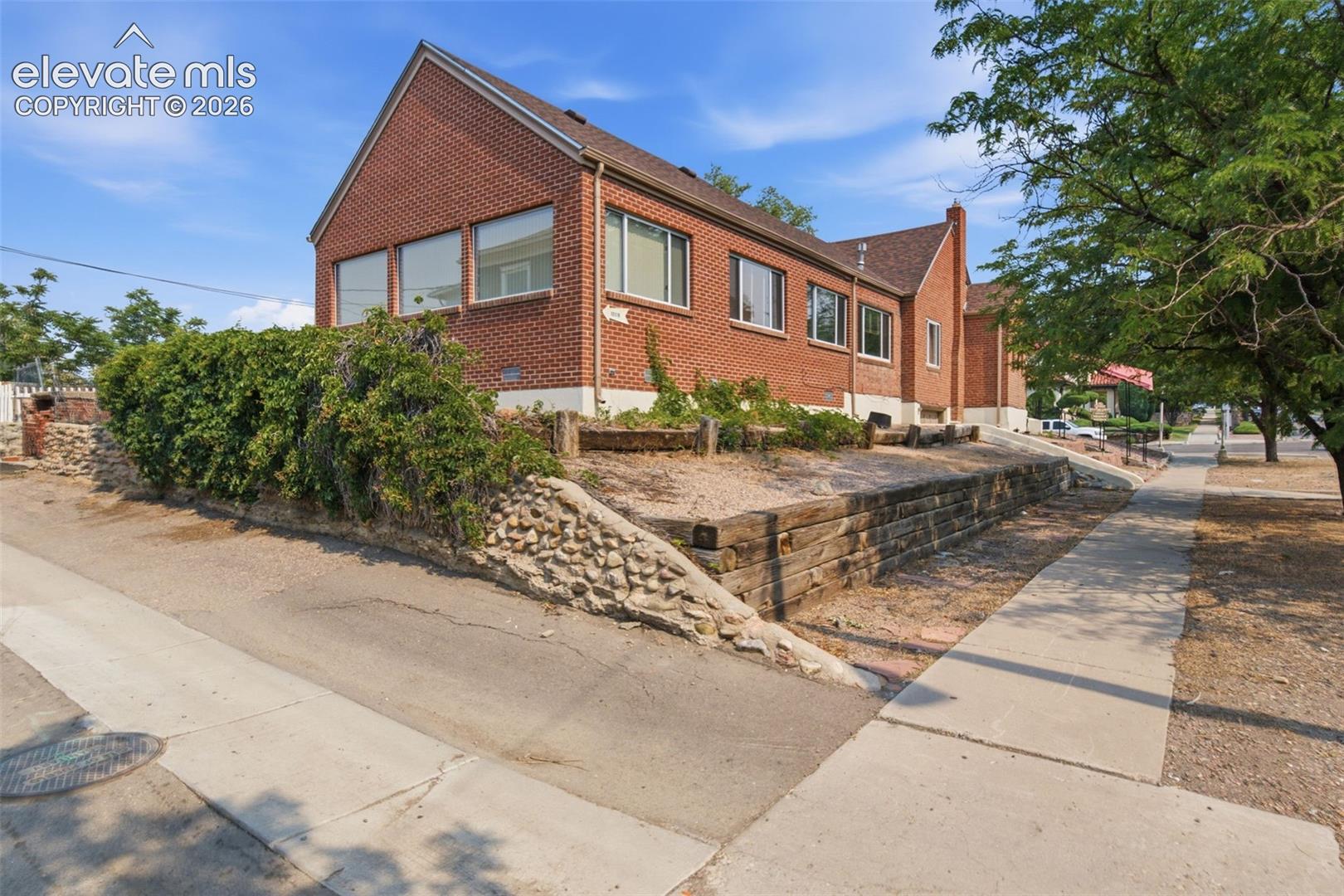 Listing photo 5 for 1217 N Greenwood Street