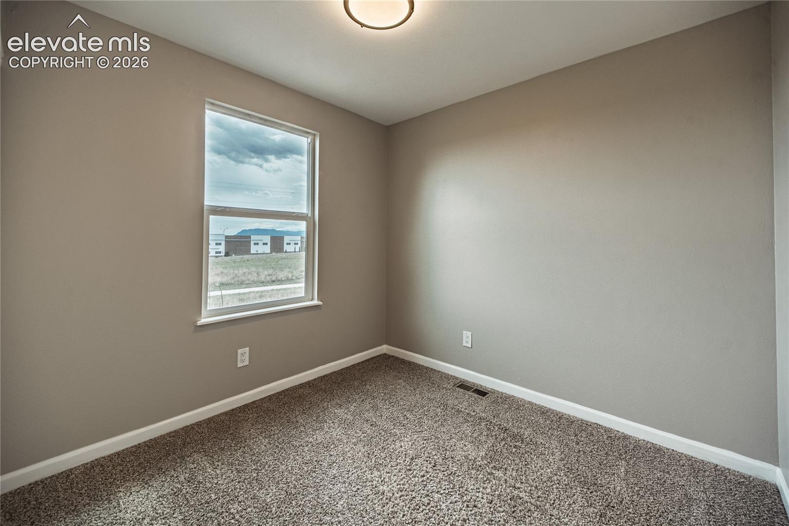 Listing photo 36 for 4325 Ramblewood Drive