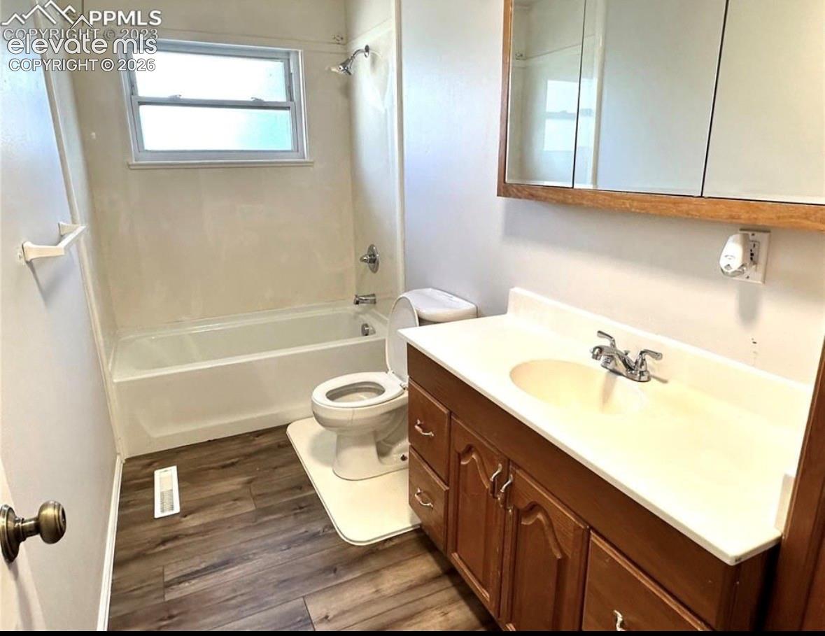 Listing photo 19 for 501 birch Drive