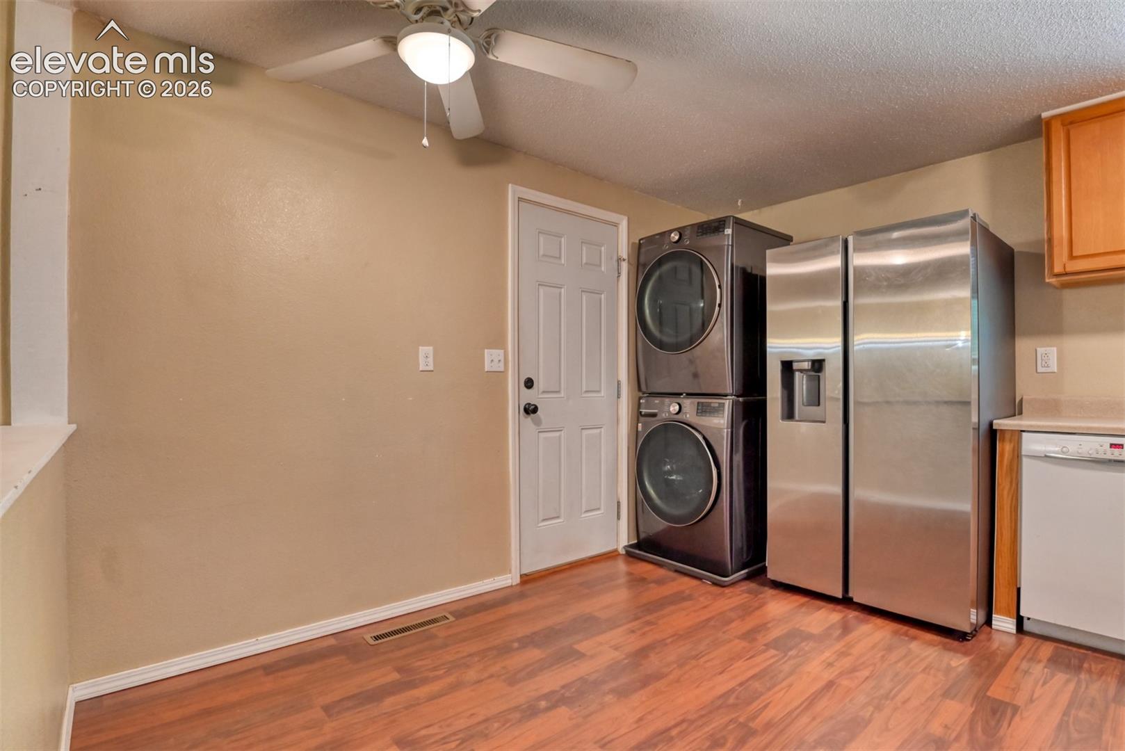 Listing photo 11 for 1810 Bonita Drive