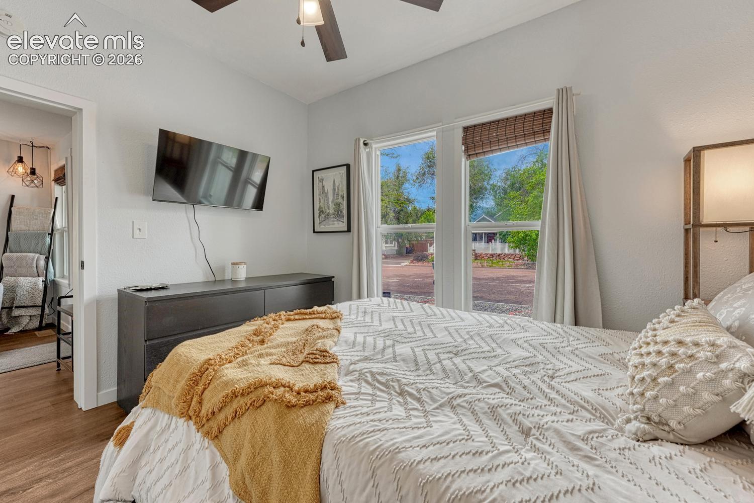 705 Corona Street, photo 9