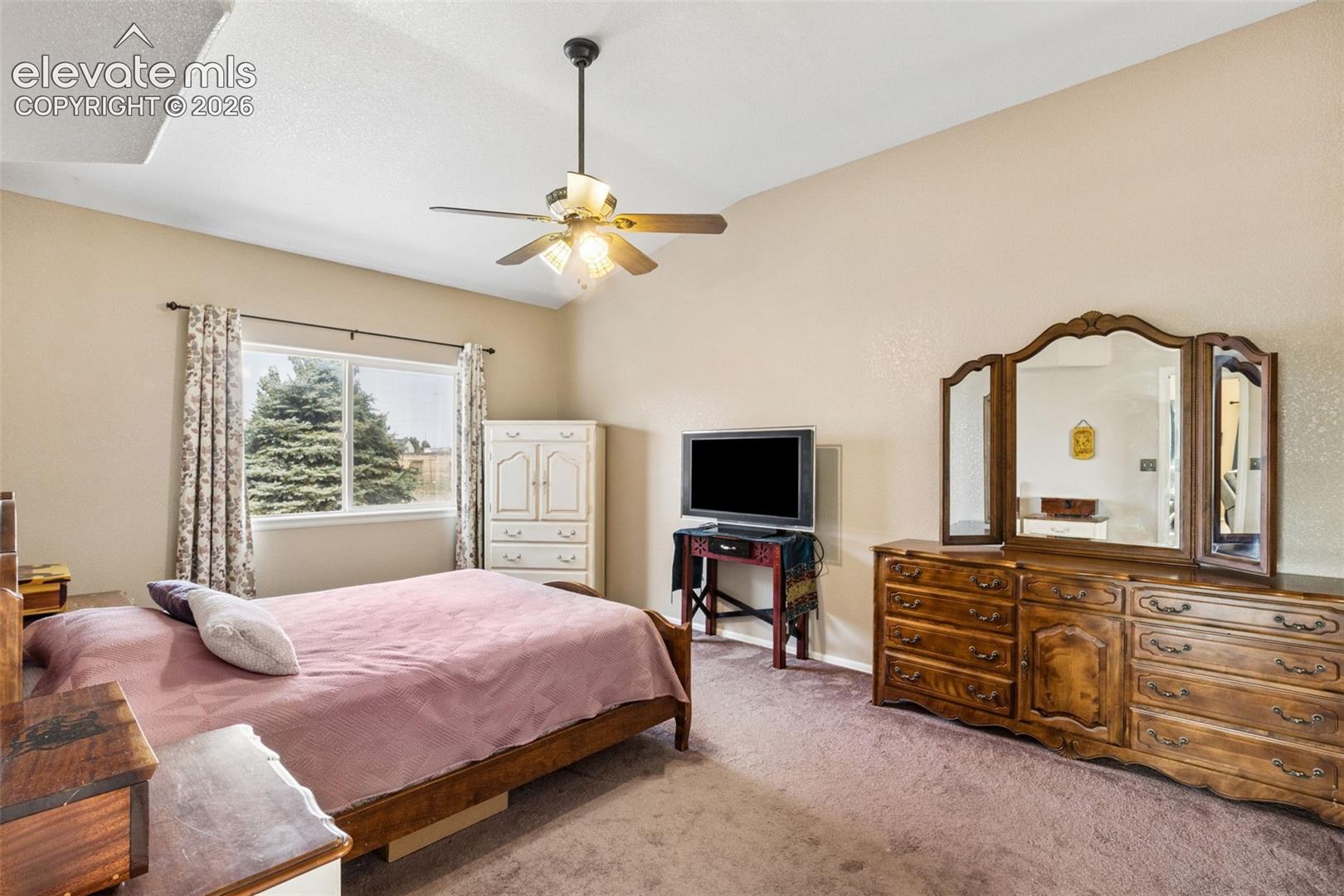 Listing photo 10 for 703 N Canvas Drive