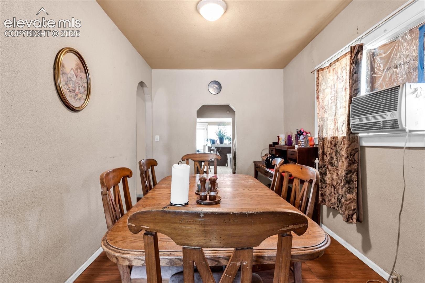 Listing photo 9 for 1008 E 8th Street
