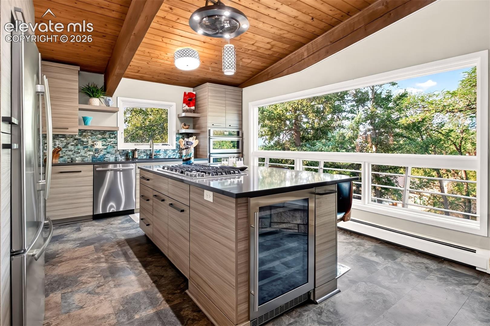 Listing photo 13 for 1224 E High Point Lane