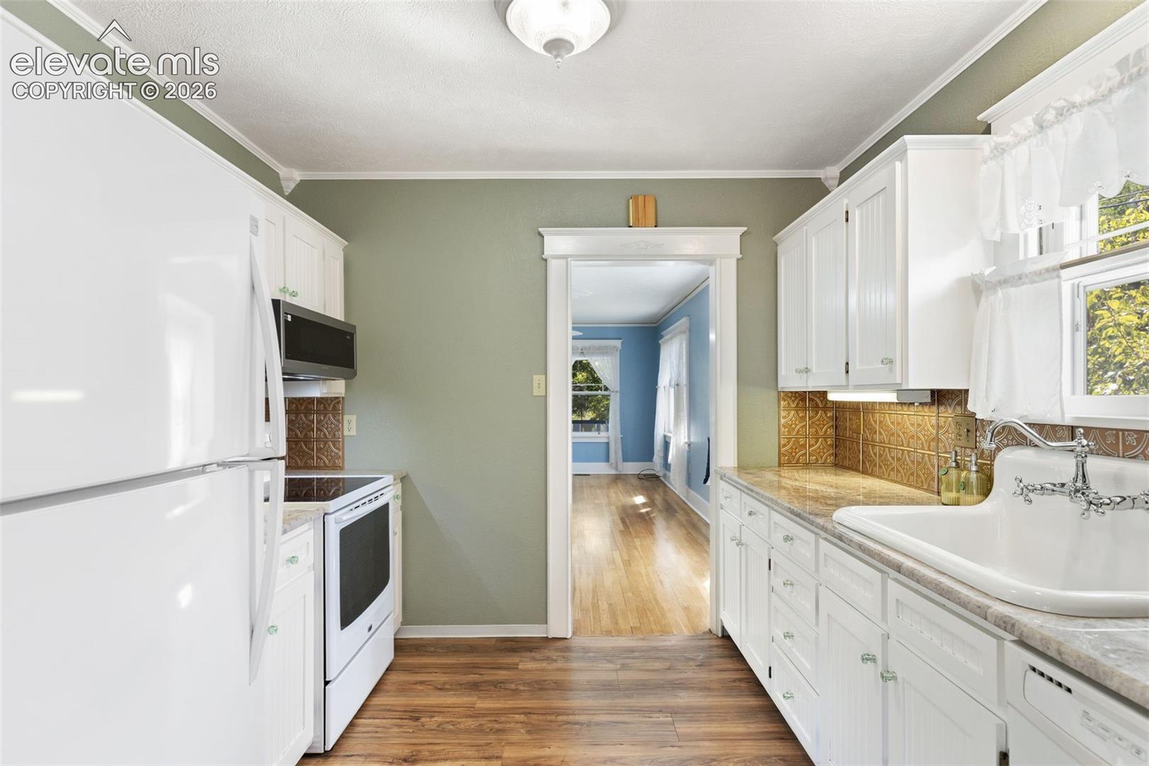 Listing photo 8 for 514 Custer Avenue