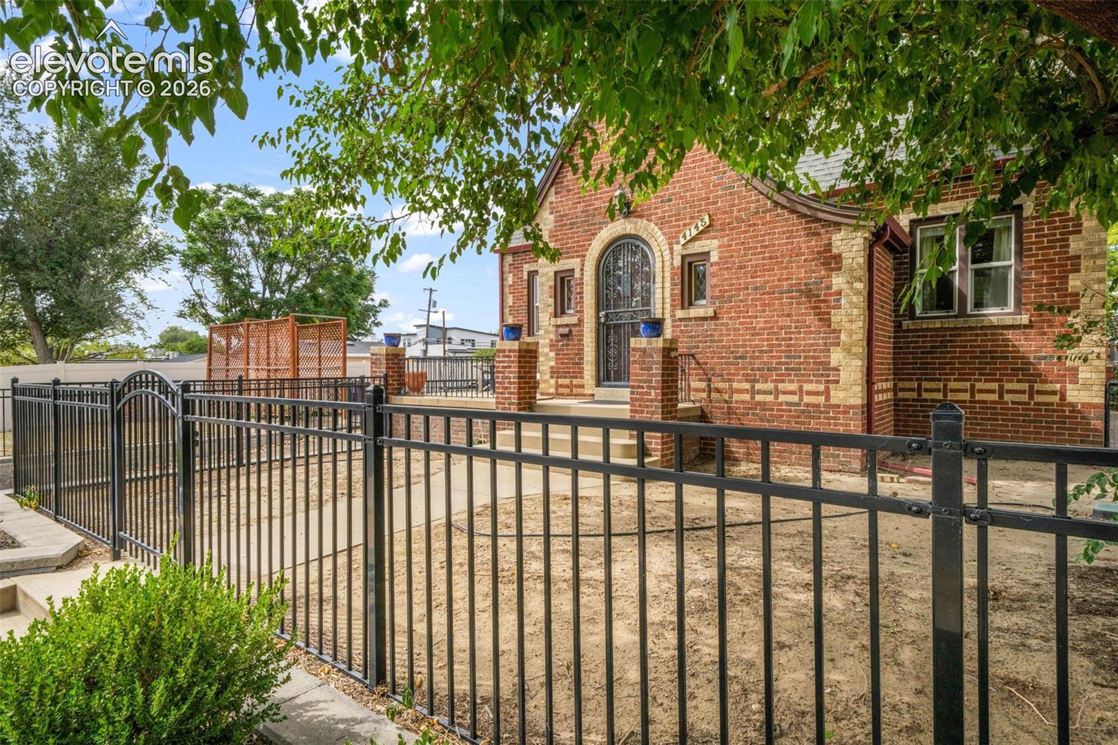 Listing photo 2 for 4145 Pecos Street