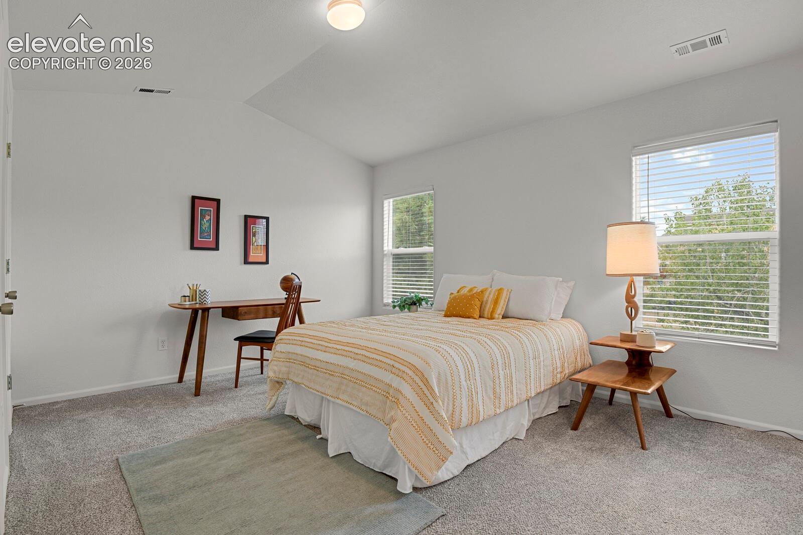 Listing photo 5 for 7770 Sandy Springs Point