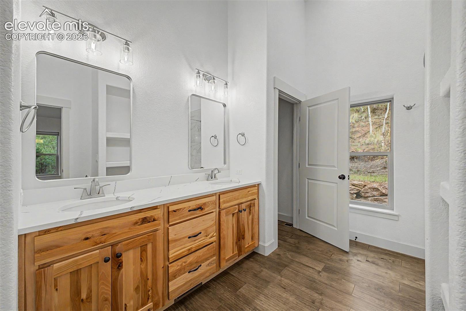 Listing photo 28 for 1015 Locklin Way