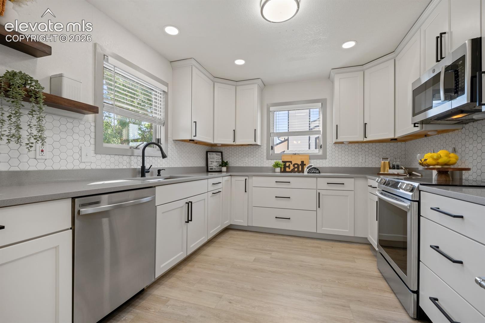 Listing photo 11 for 111 Ironweed Drive