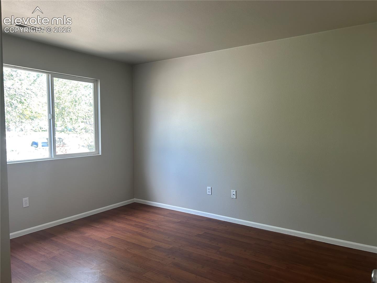 Listing photo 9 for 628 Prairie Star Circle