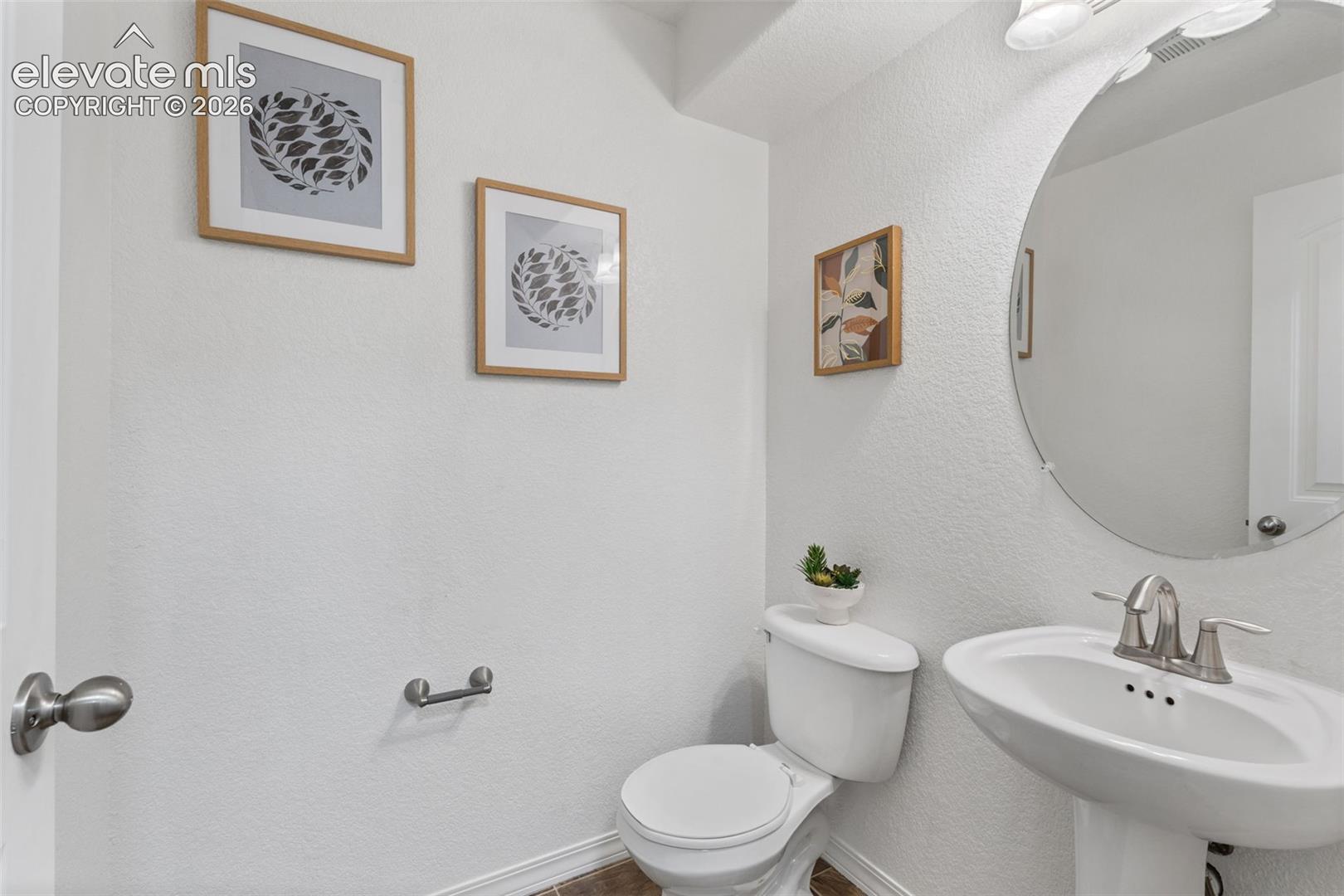 Listing photo 11 for 421 Autumn Place