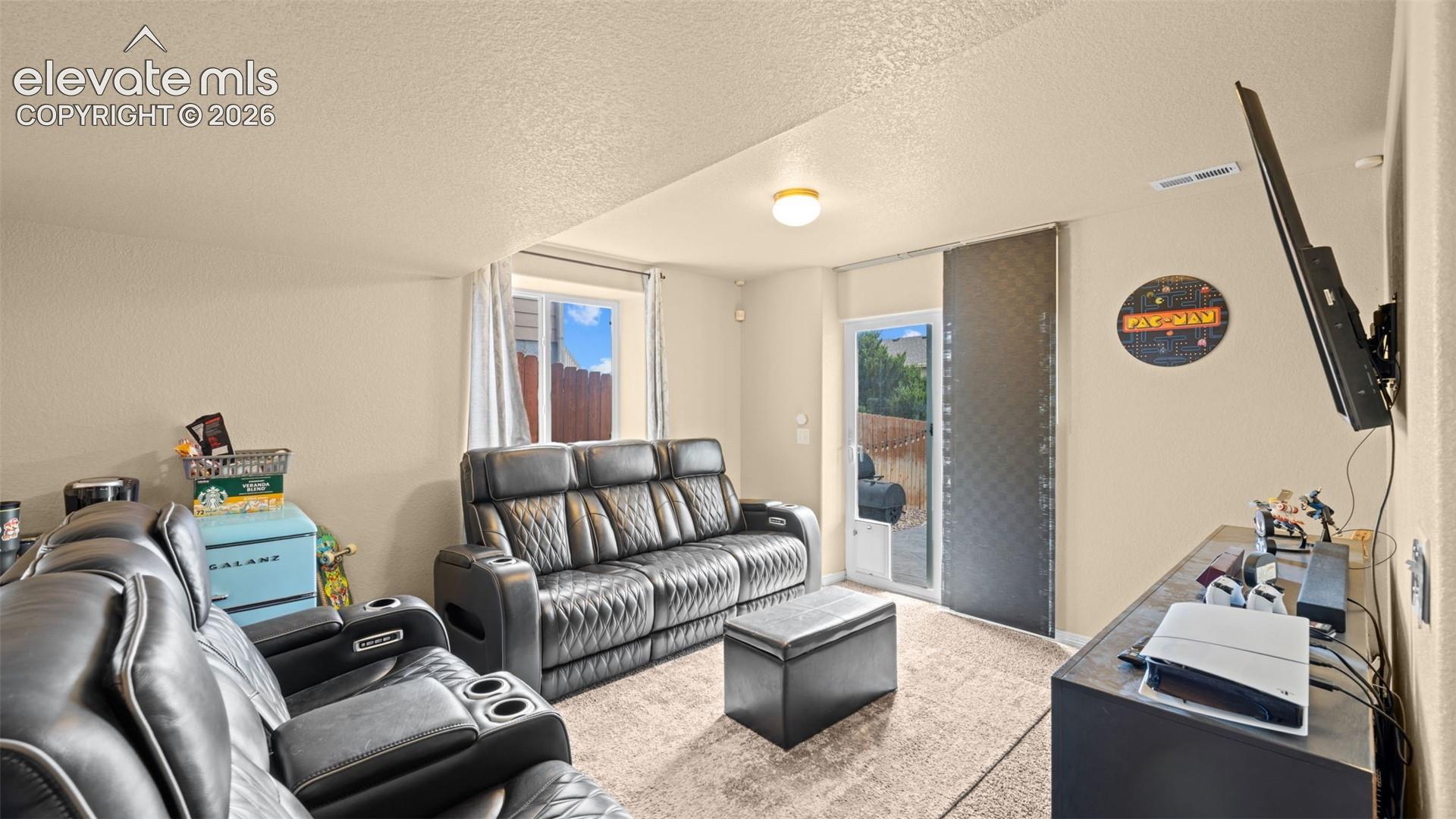 Listing photo 26 for 7822 Wythe Drive