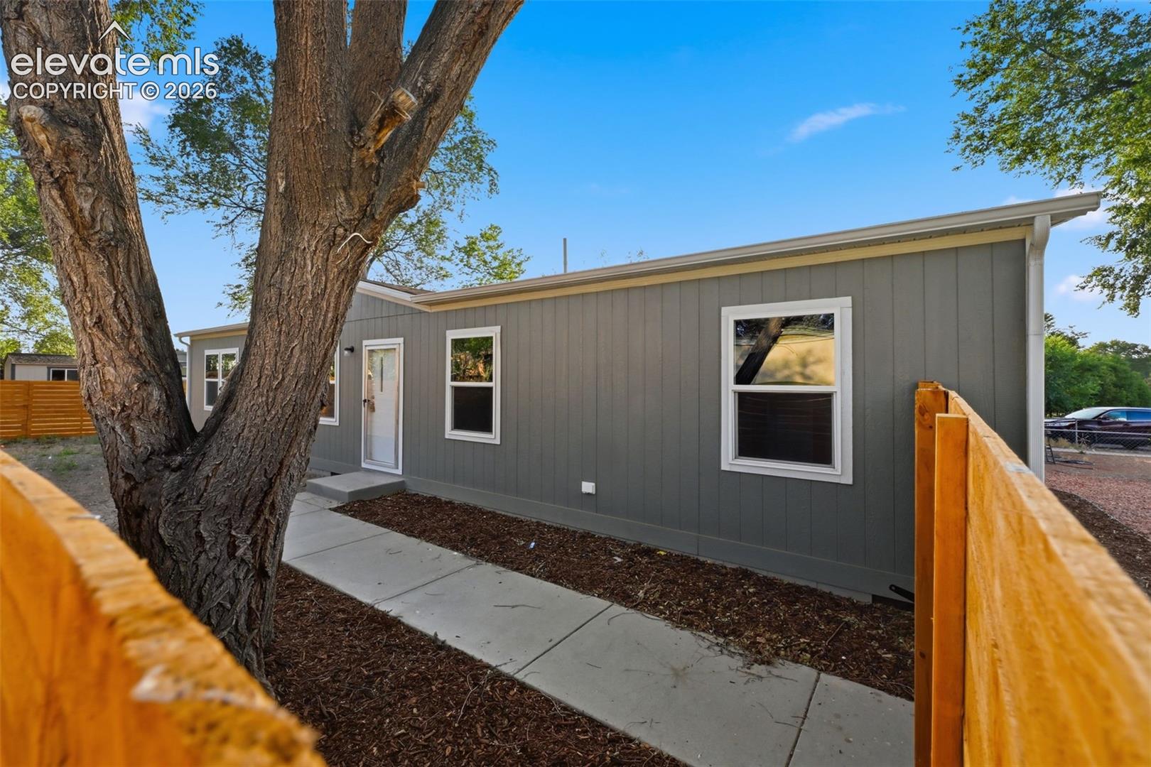 Listing photo 40 for 281 E Stewart Drive