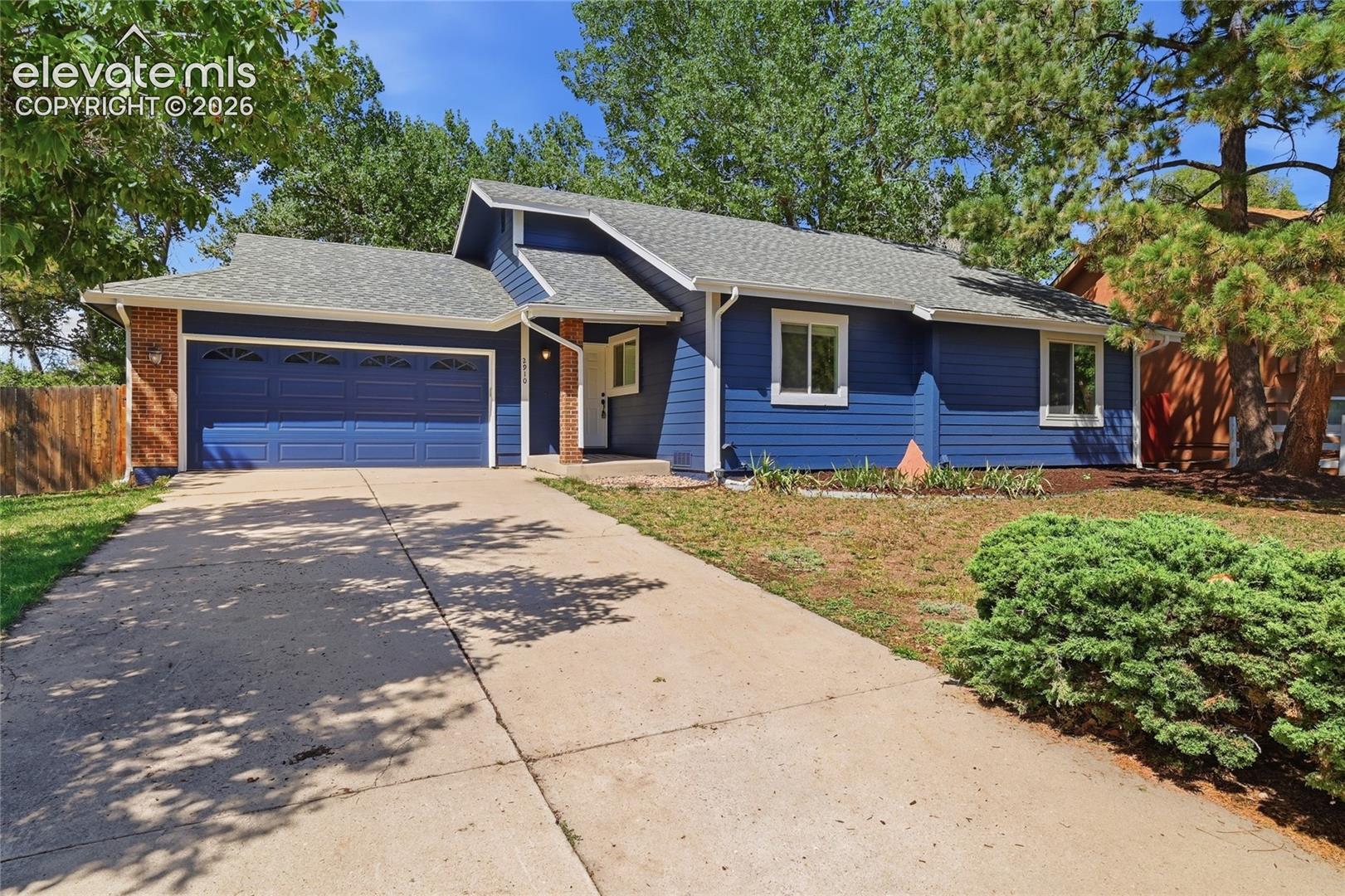 2910 Rolling Wood Loop