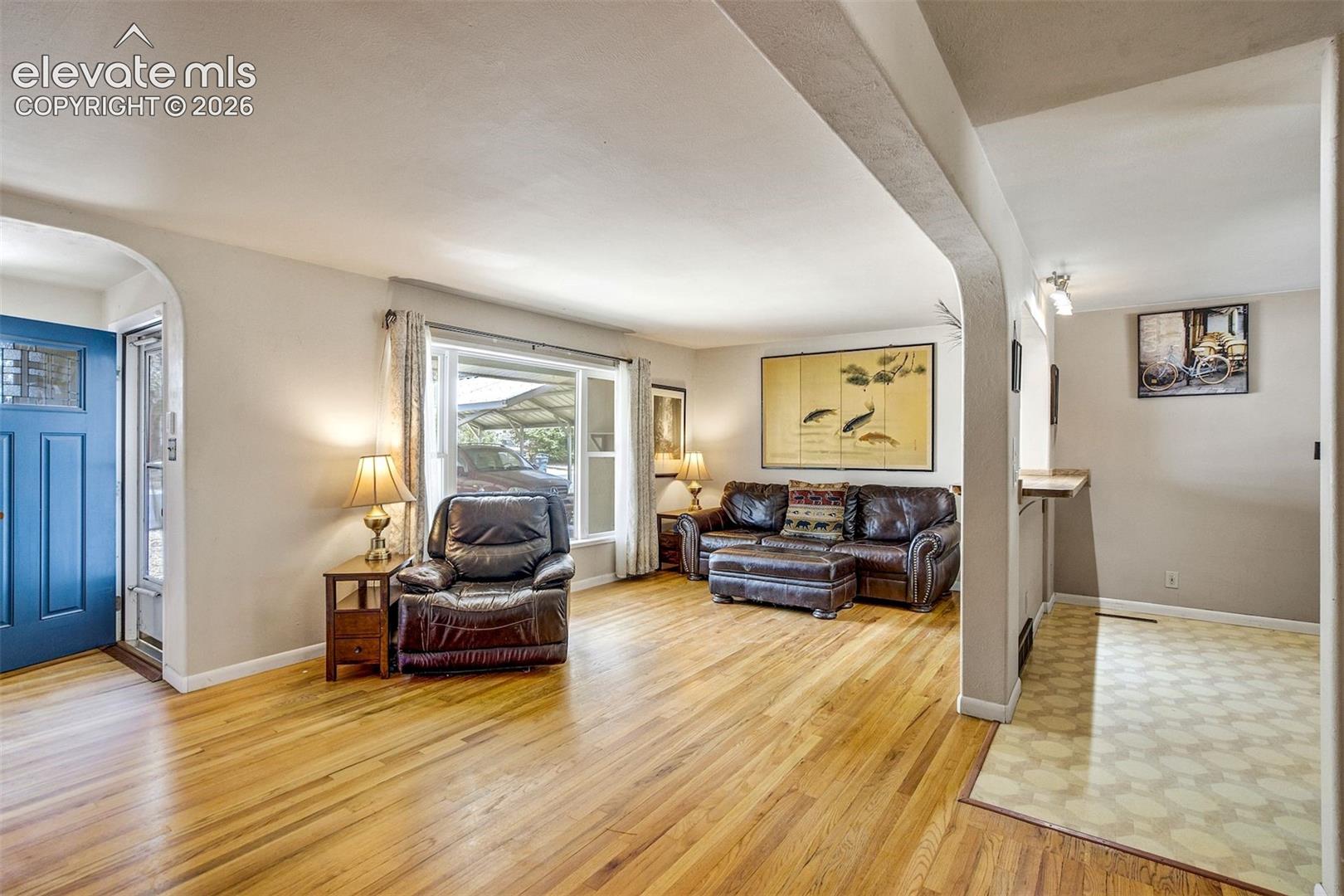 Listing photo 4 for 705 Grand Boulevard