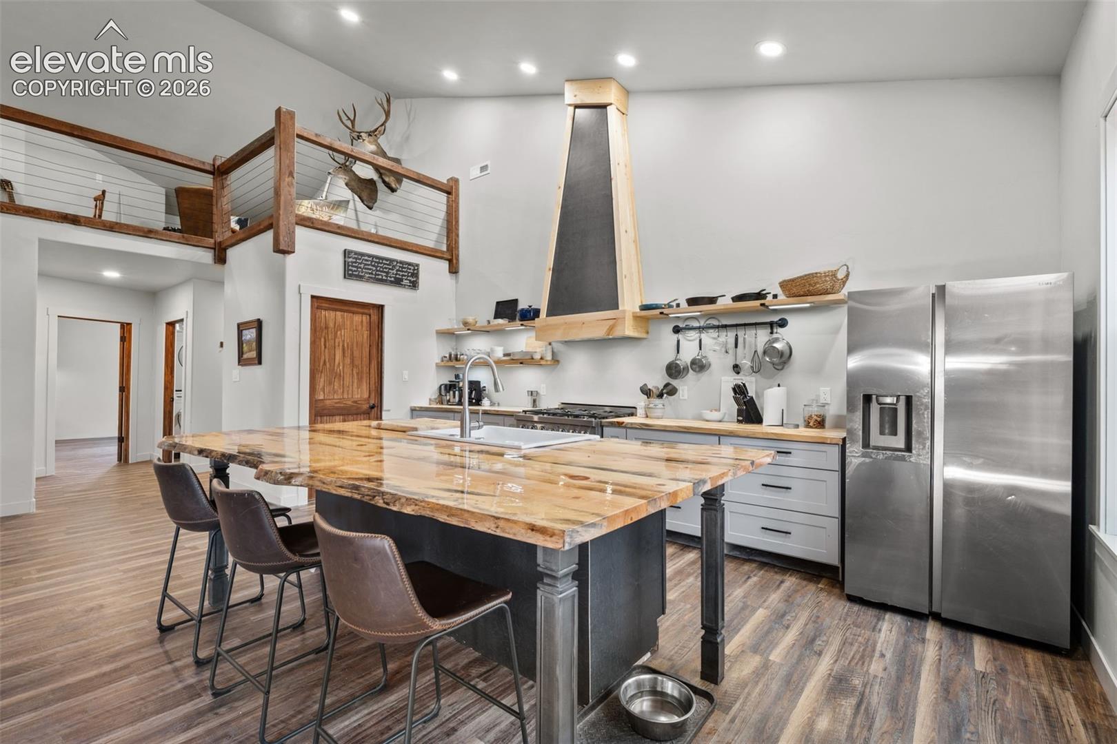 Listing photo 14 for 2270 Pikes Peak Drive