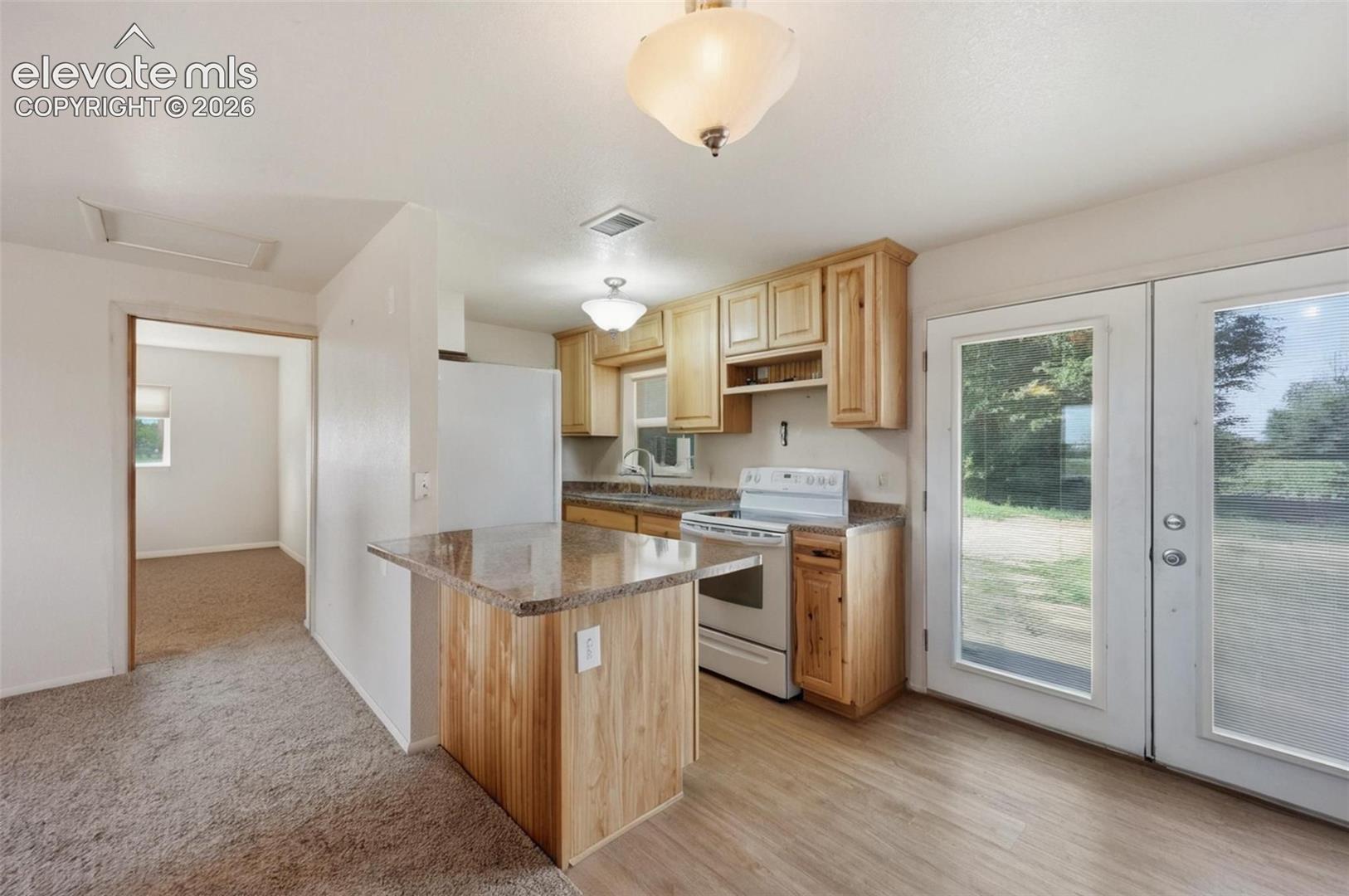 Listing photo 23 for 35270 Ford Road