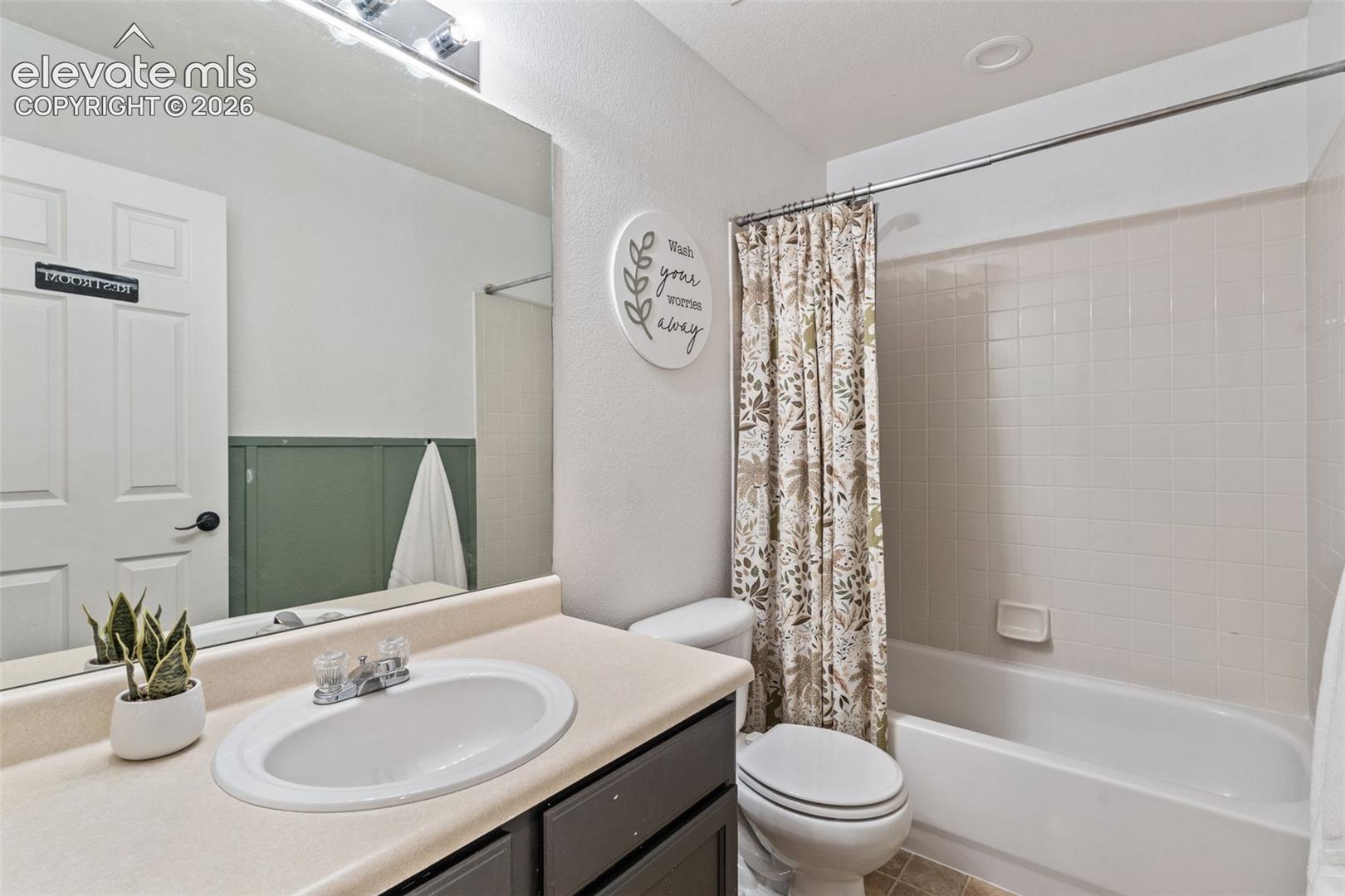 Listing photo 32 for 12219 St Annes Road