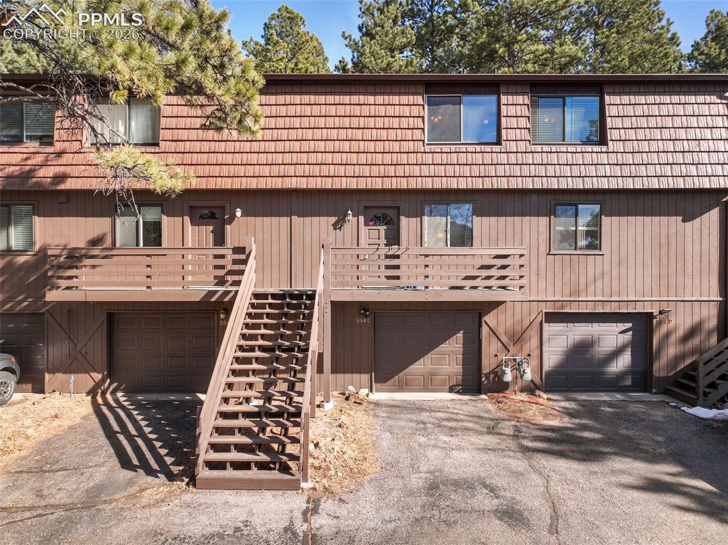 Listing photo 29 for 554 Manor Court C
