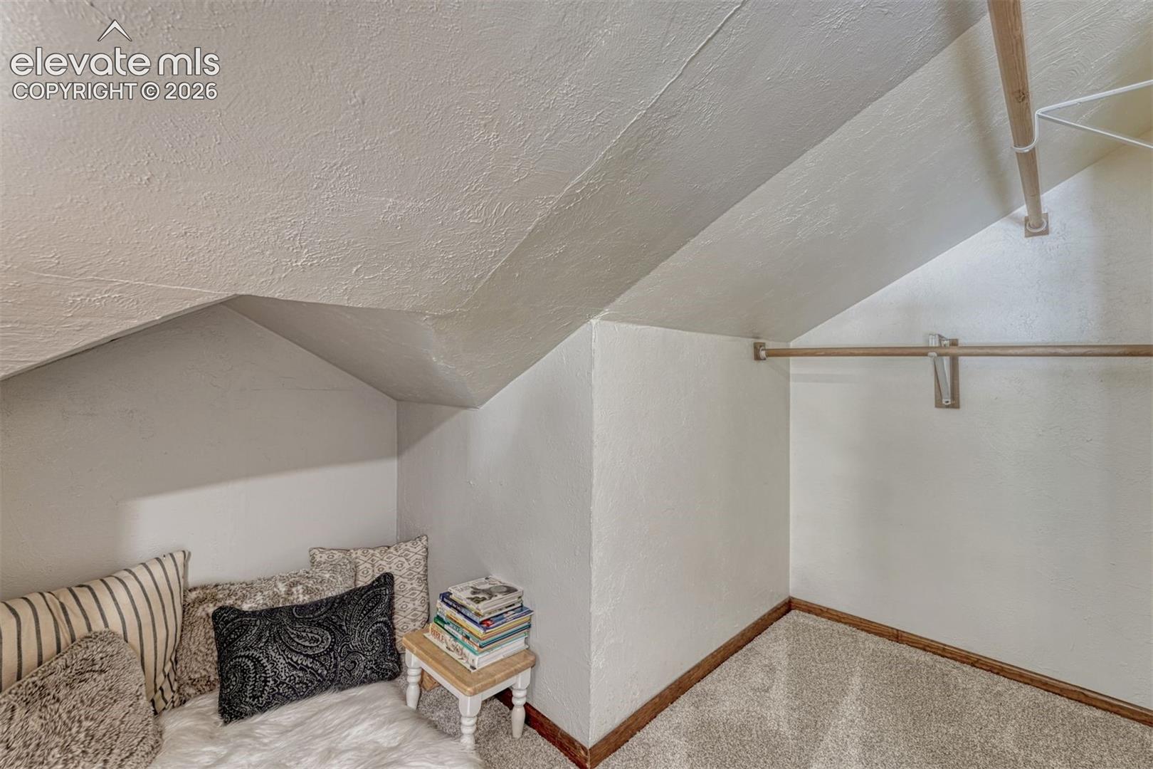 Listing photo 34 for 1900 E San Rafael Street