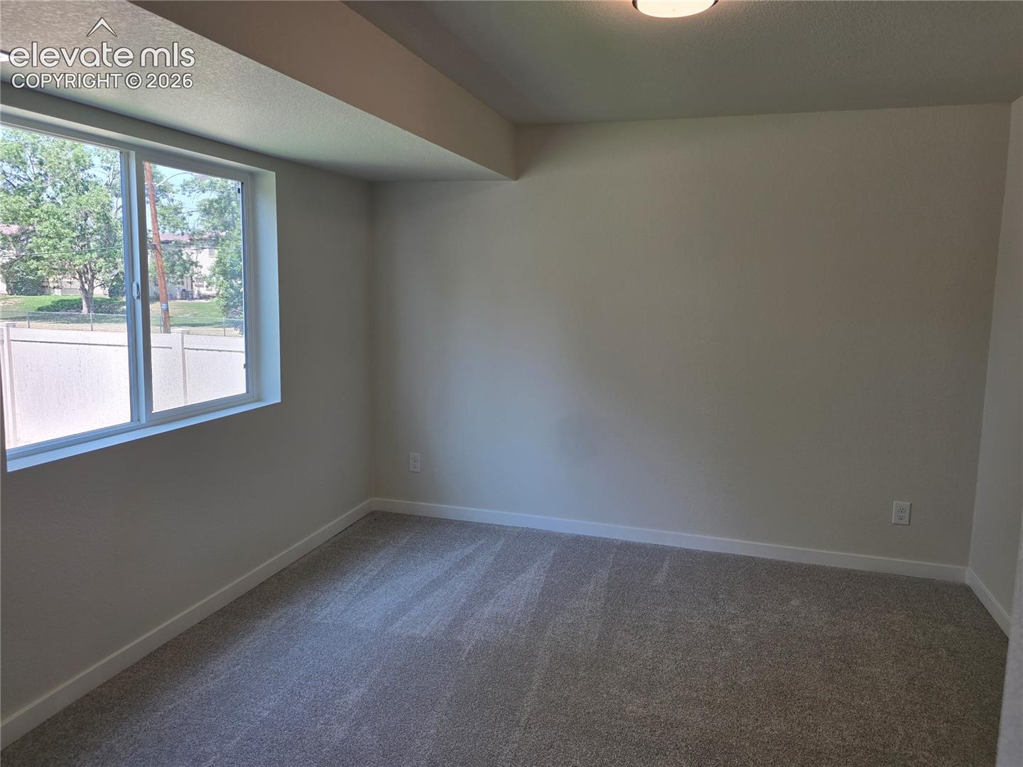 Listing photo 3 for 4512 Hawk Haven View