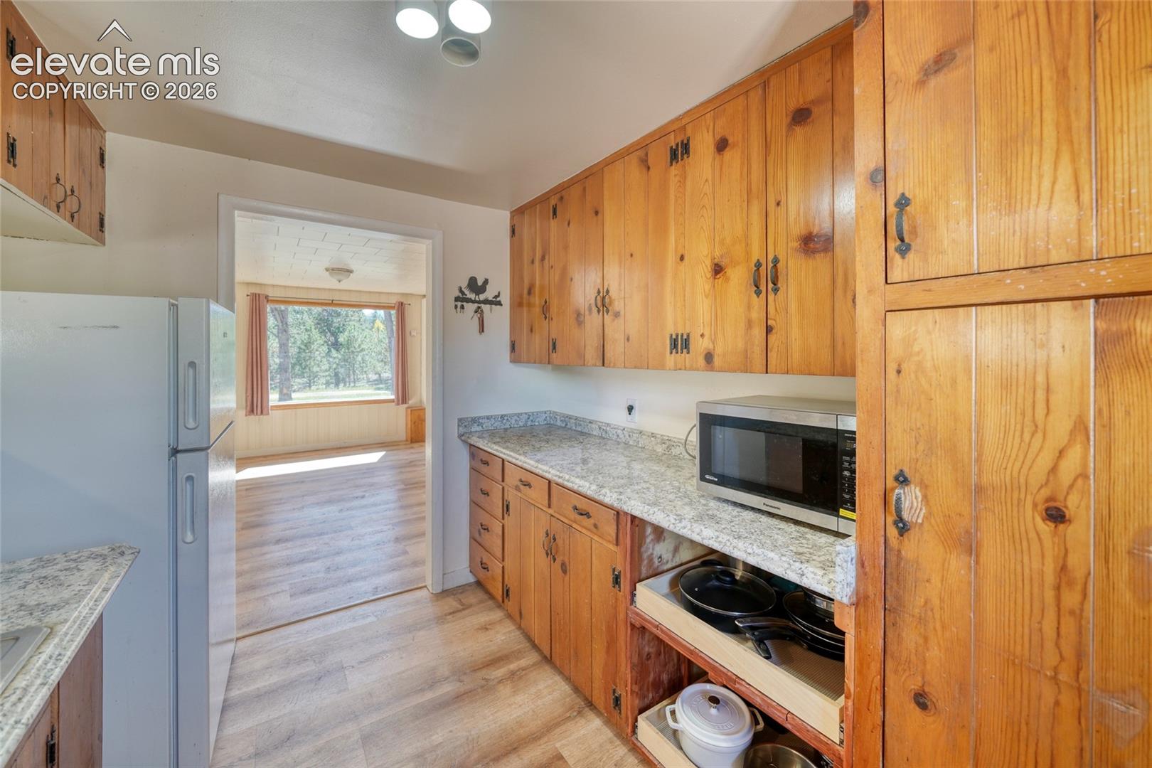 Listing photo 23 for 1867 Woodland Avenue