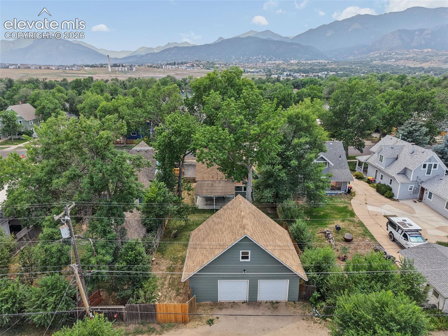 Listing photo 37 for 1812 W Pikes Peak Avenue