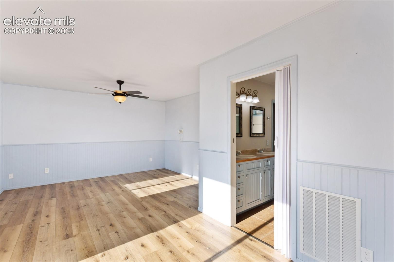 Listing photo 16 for 192 Columbine Road