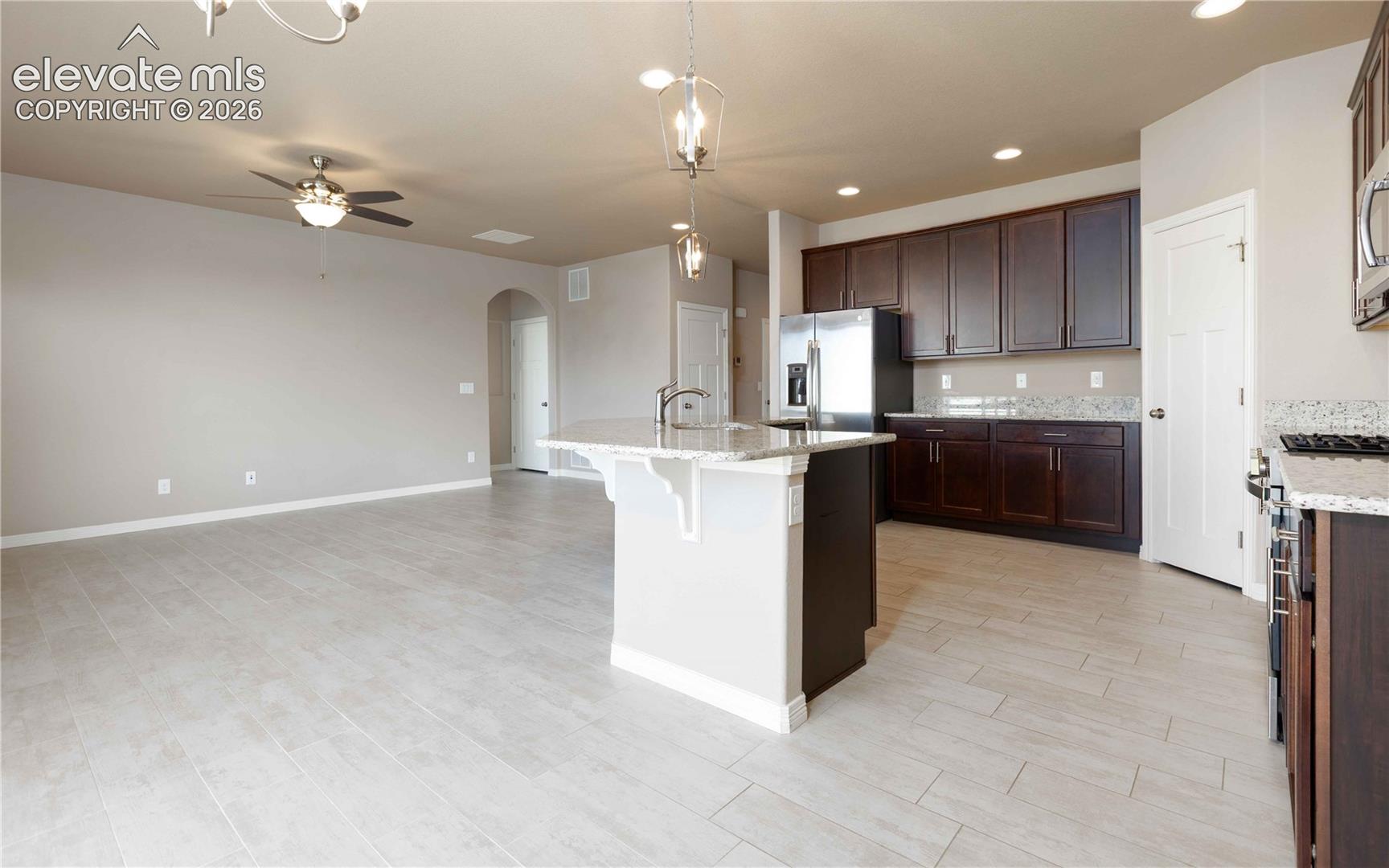 Listing photo 12 for 7684 Peachleaf Drive
